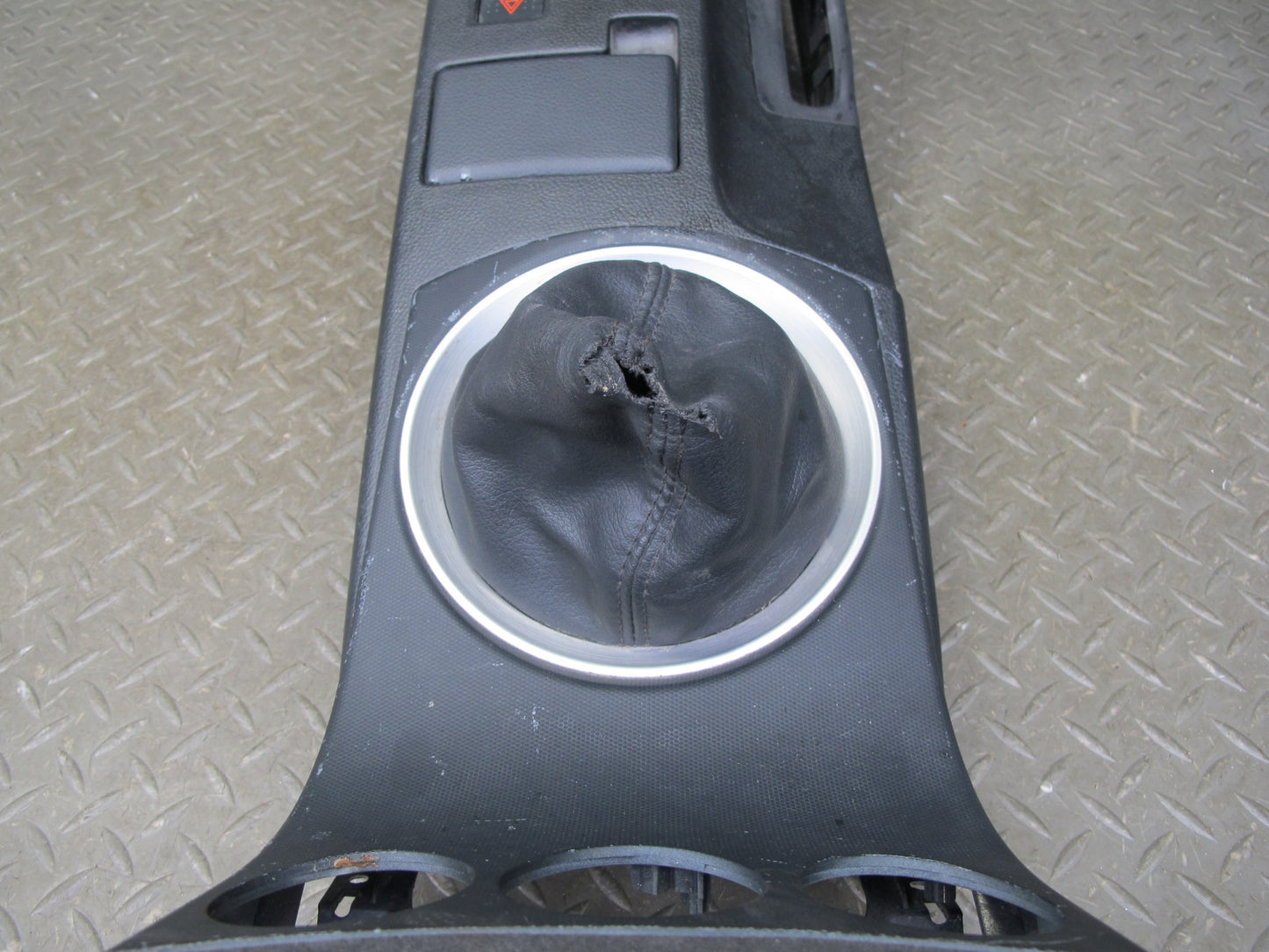 04-05 Nissan 350Z Z33 M/T Center Console Panel w Shifter Trim & Boot Black OEM