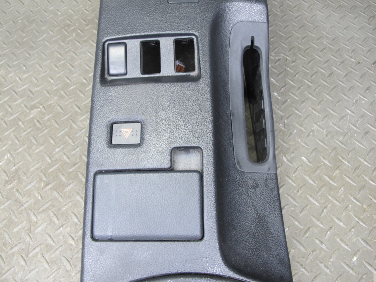 04-05 Nissan 350Z Z33 M/T Center Console Panel w Shifter Trim & Boot Black OEM
