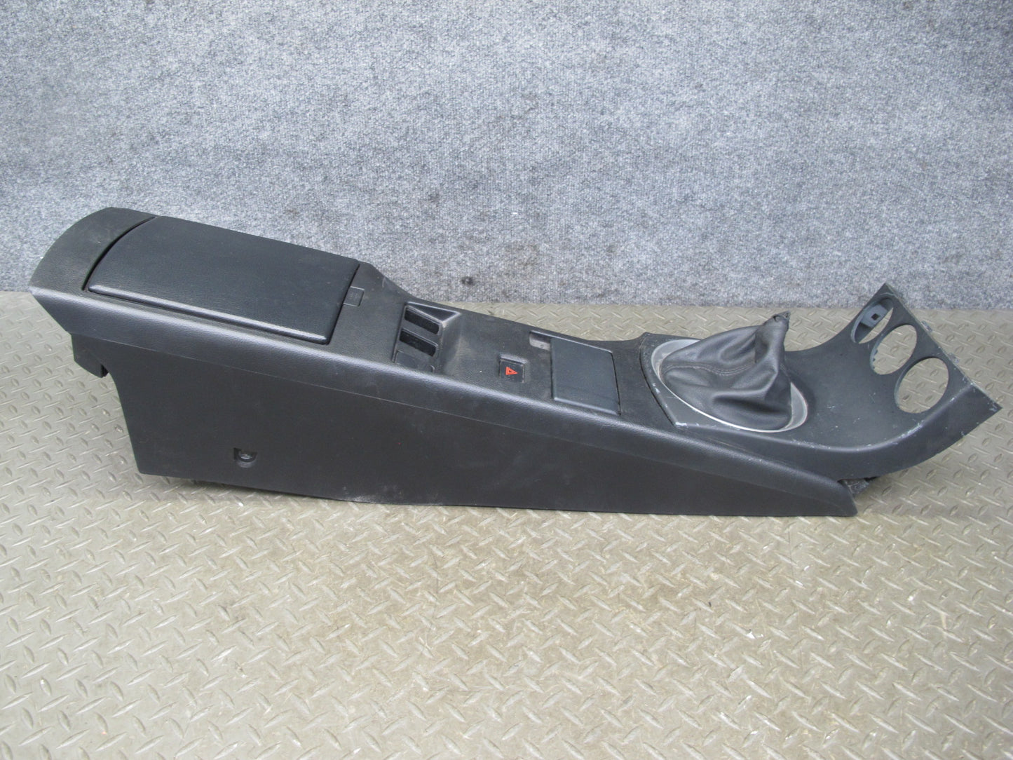 04-05 Nissan 350Z Z33 M/T Center Console Panel w Shifter Trim & Boot Black OEM