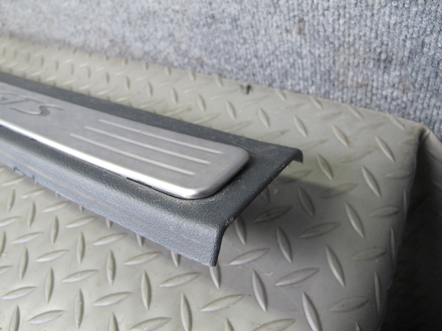 08-10 Porsche Cayenne 957 GTS Right Left Door Sill Scuff Trim Cover Panel Set