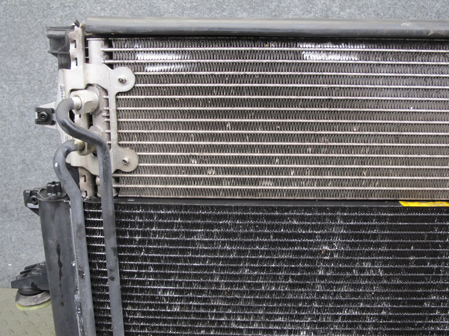 08-10 Porsche Cayenne 957 GTS Engine Cooling Radiator A/C Condenser Fan Shroud
