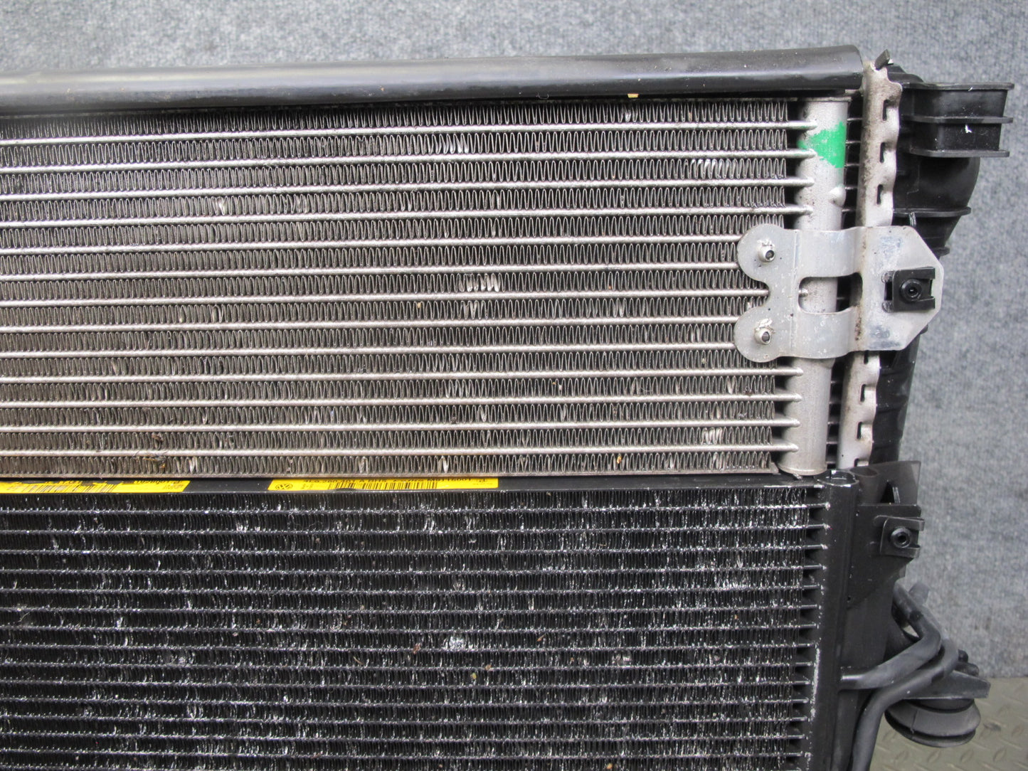 08-10 Porsche Cayenne 957 GTS Engine Cooling Radiator A/C Condenser Fan Shroud