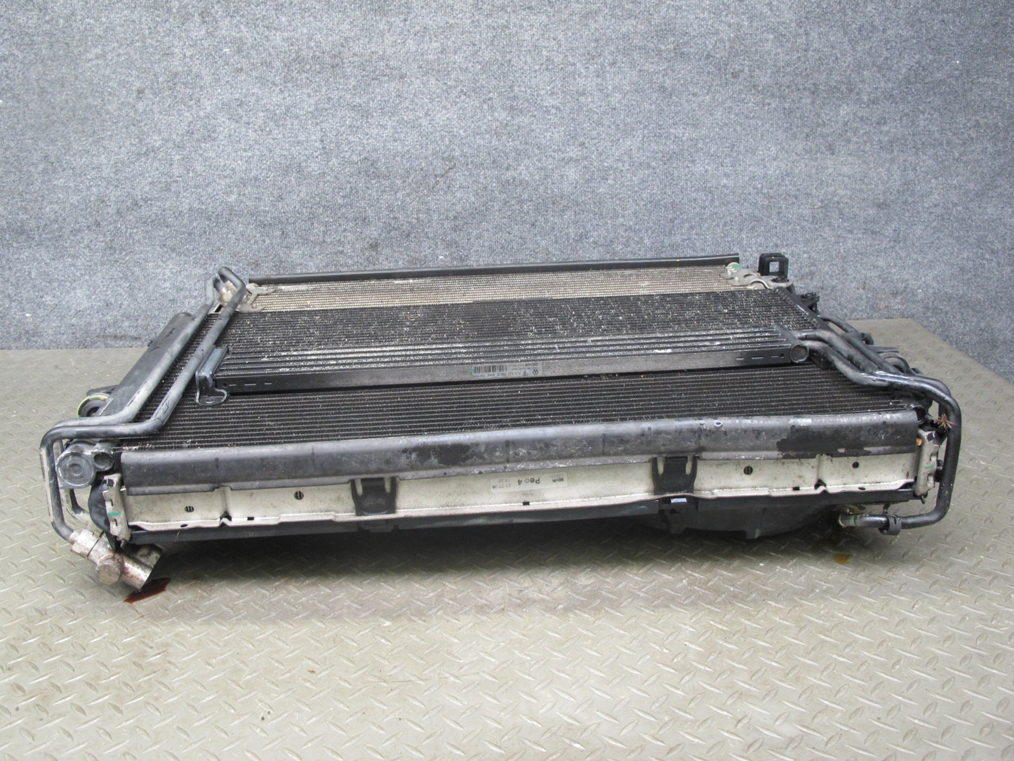 08-10 Porsche Cayenne 957 GTS Engine Cooling Radiator A/C Condenser Fan Shroud