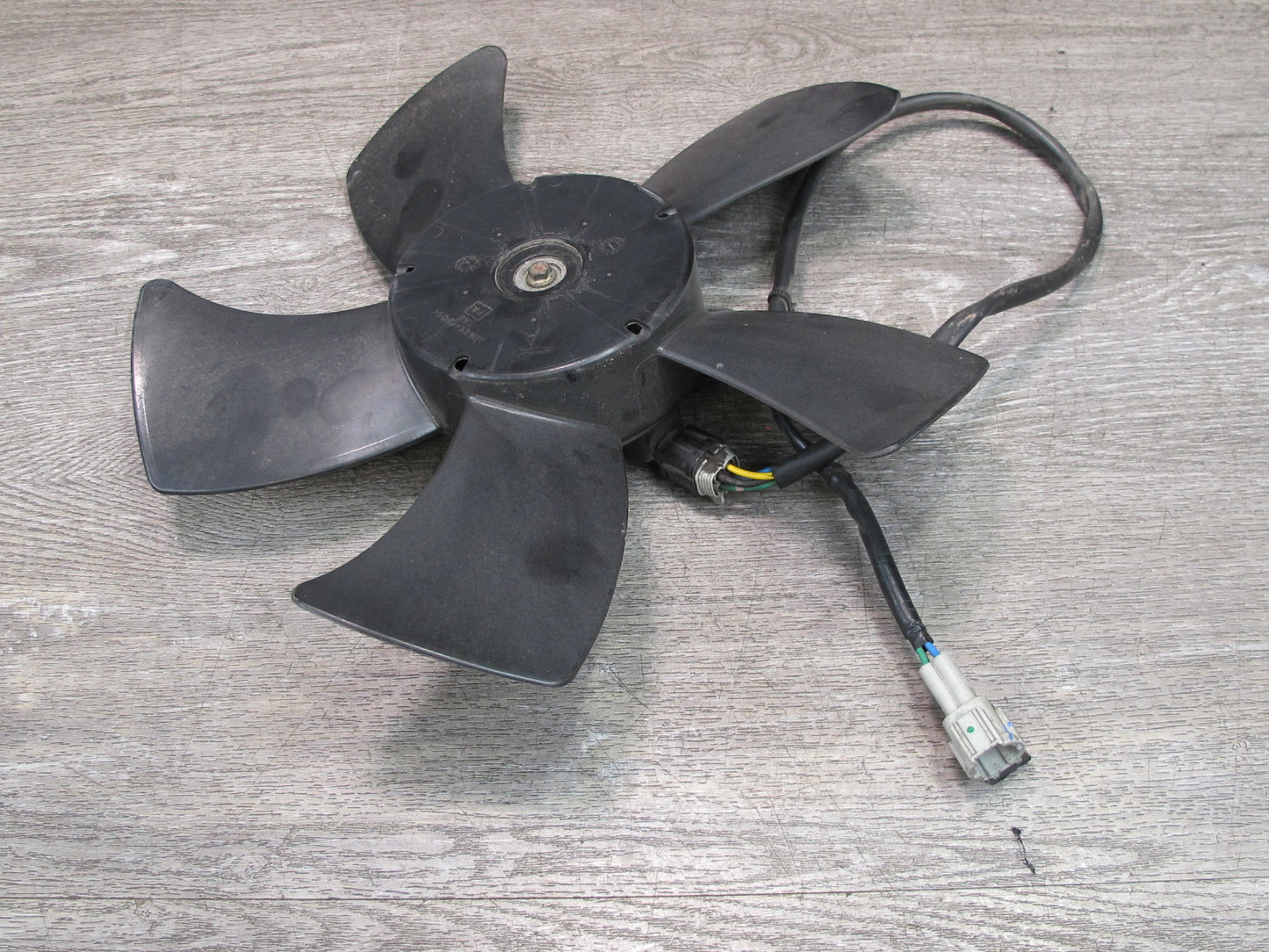 03-09 Nissan 350Z Z33 Radiator Cooling 5-BLADE Left Fan Motor OEM