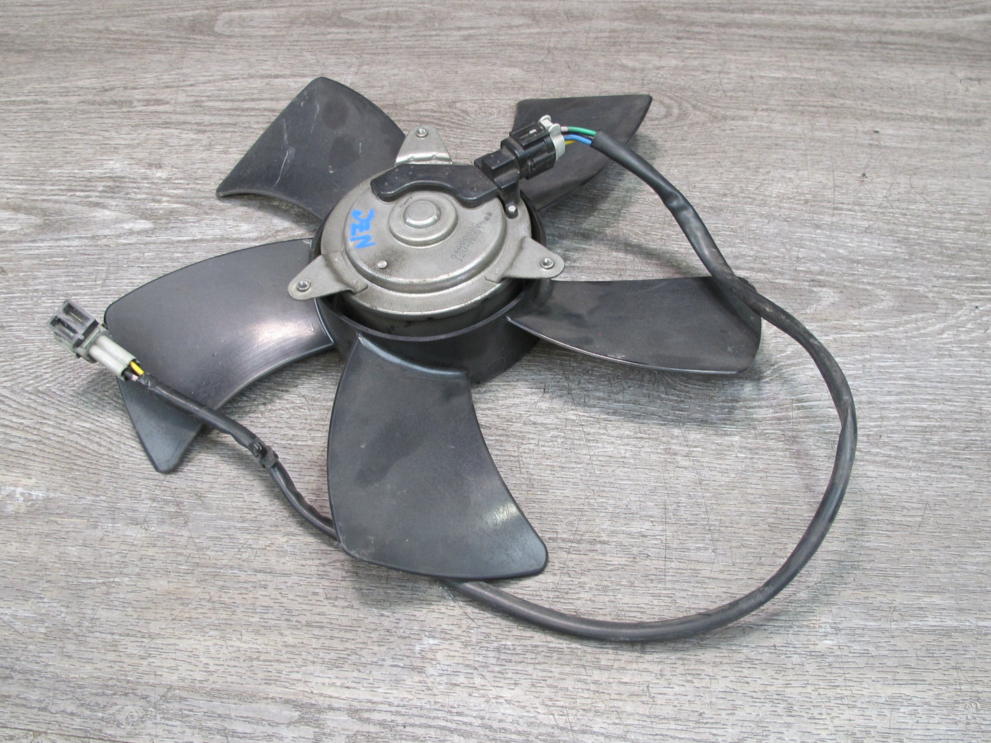 03-09 Nissan 350Z Z33 Radiator Cooling 5-BLADE Left Fan Motor OEM