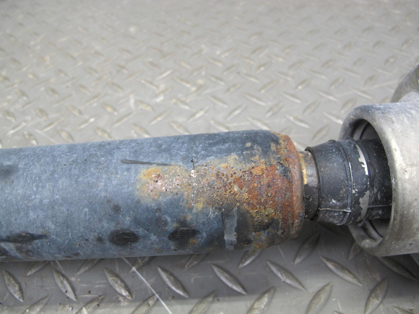 08-10 Porsche Cayenne 957 Automatic Transmission Front Drive Shaft 7L0521101D