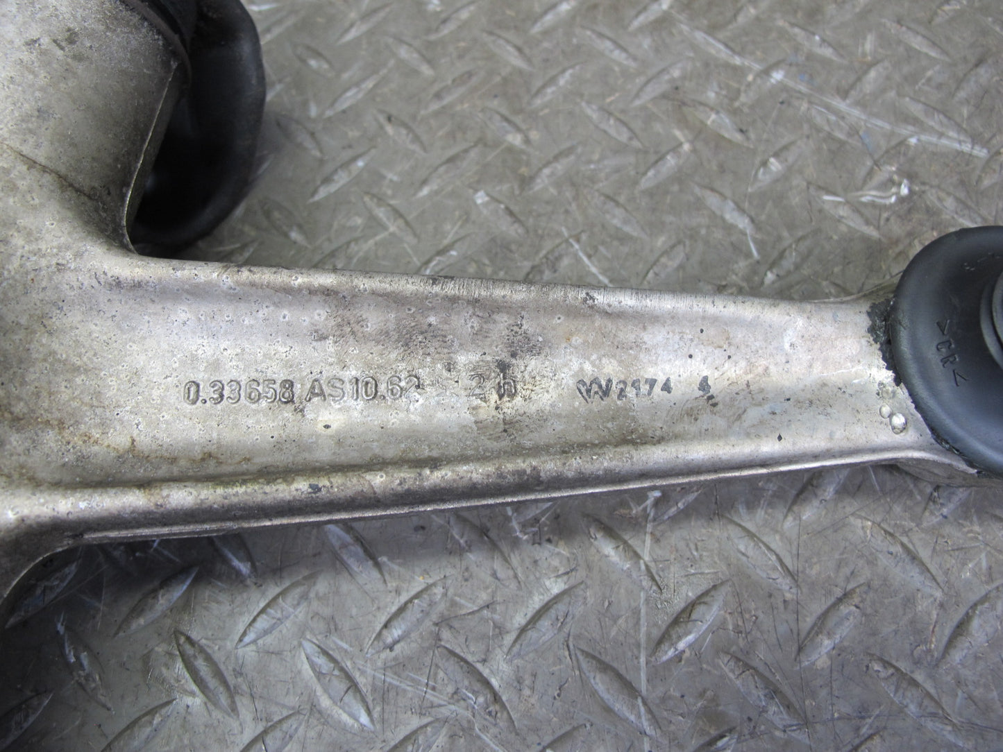 94-99 Mercedes W140 Set of 2 Front Left & Right Upper Control Arm OEM