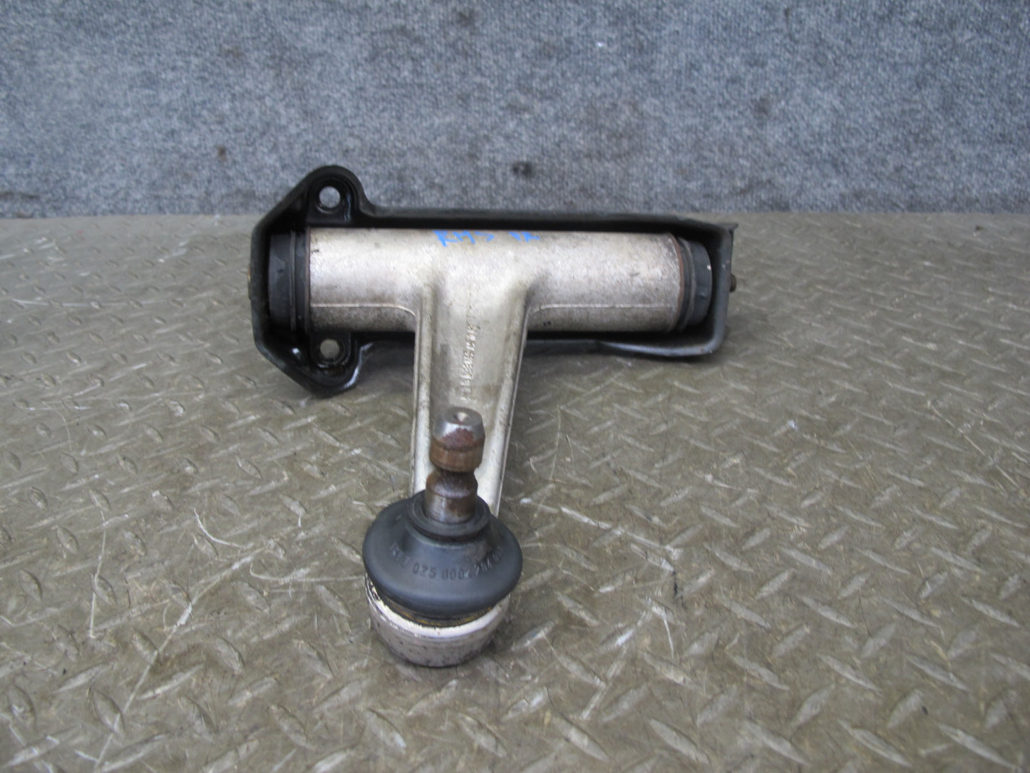 94-99 Mercedes W140 Set of 2 Front Left & Right Upper Control Arm OEM