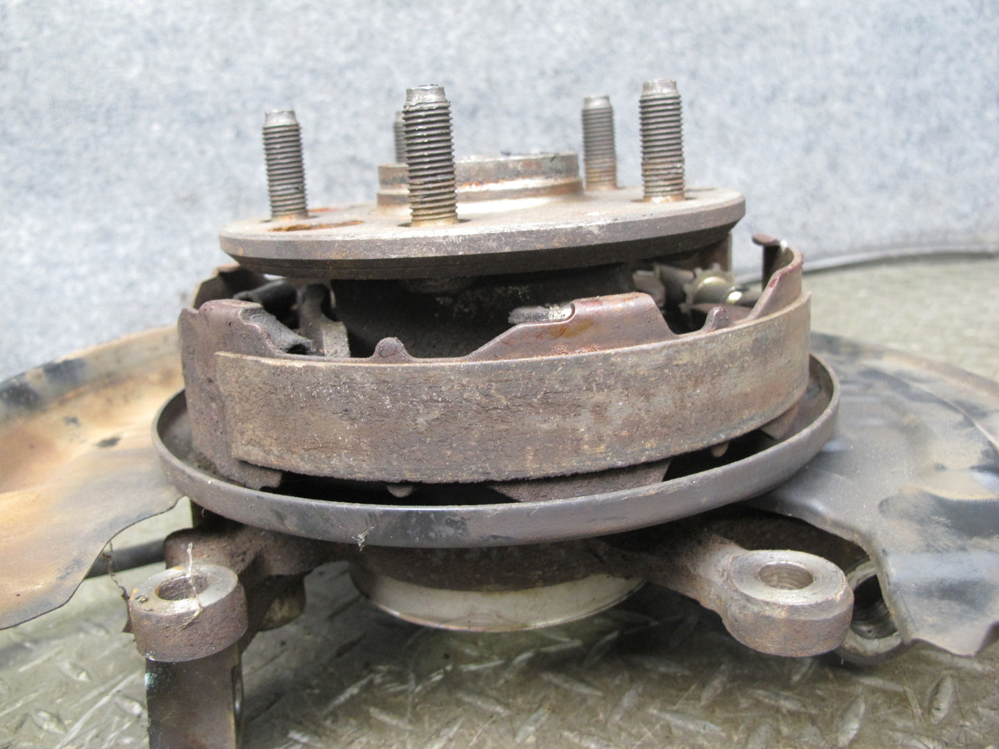 92-00 Lexus UZZ30L SC300 SC400 RWD Rear Right Spindle Knuckle Wheel Hub OEM