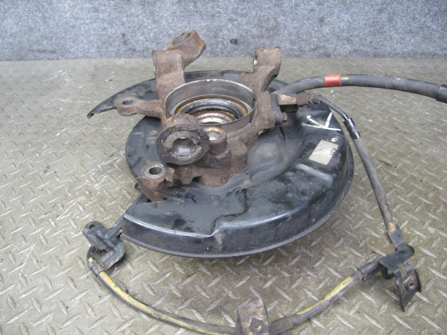 92-00 Lexus UZZ30L SC300 SC400 RWD Rear Right Spindle Knuckle Wheel Hub OEM