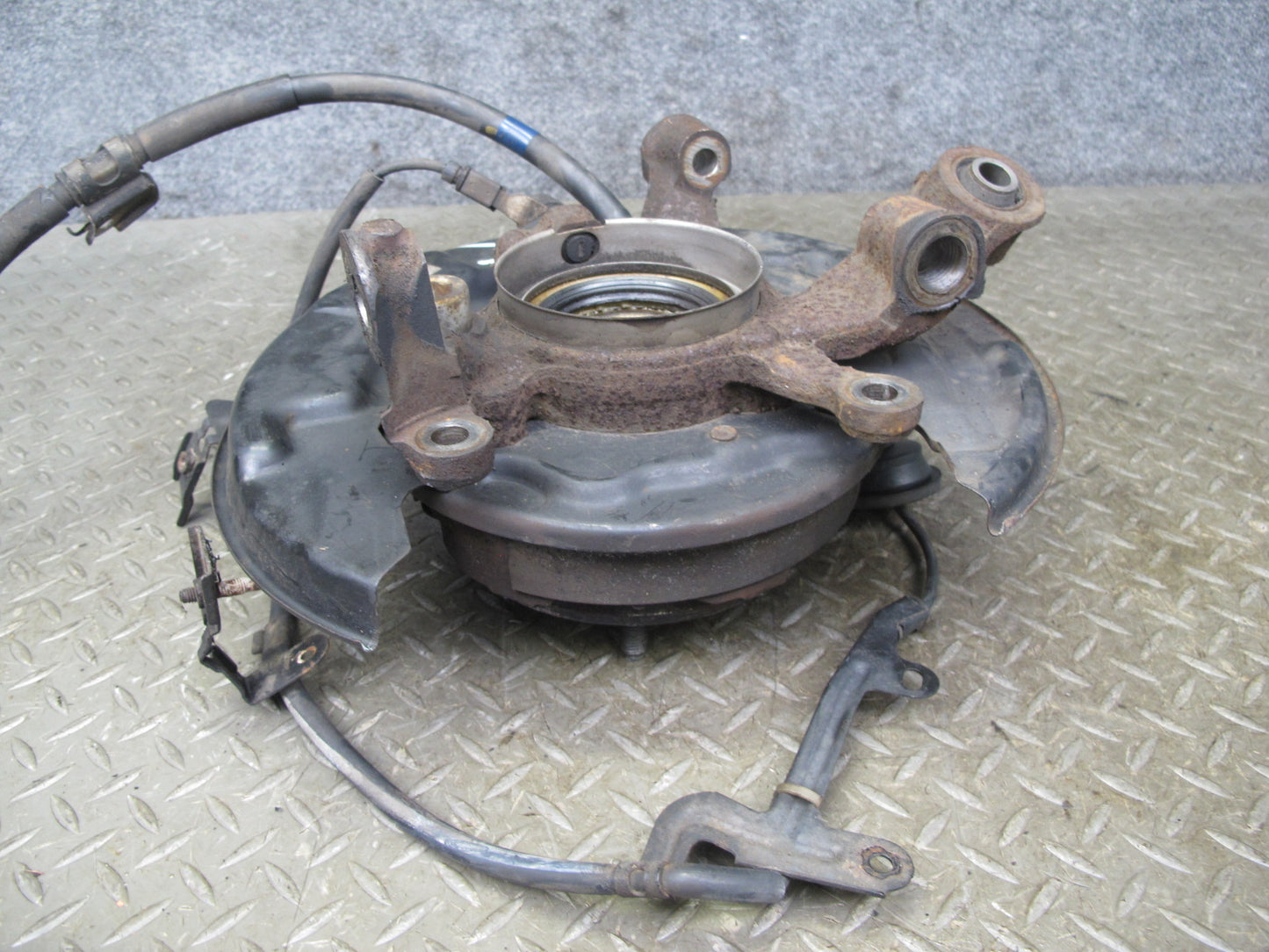 92-00 Lexus UZZ30L SC300 SC400 RWD Rear Left Spindle Knuckle Wheel Hub OEM