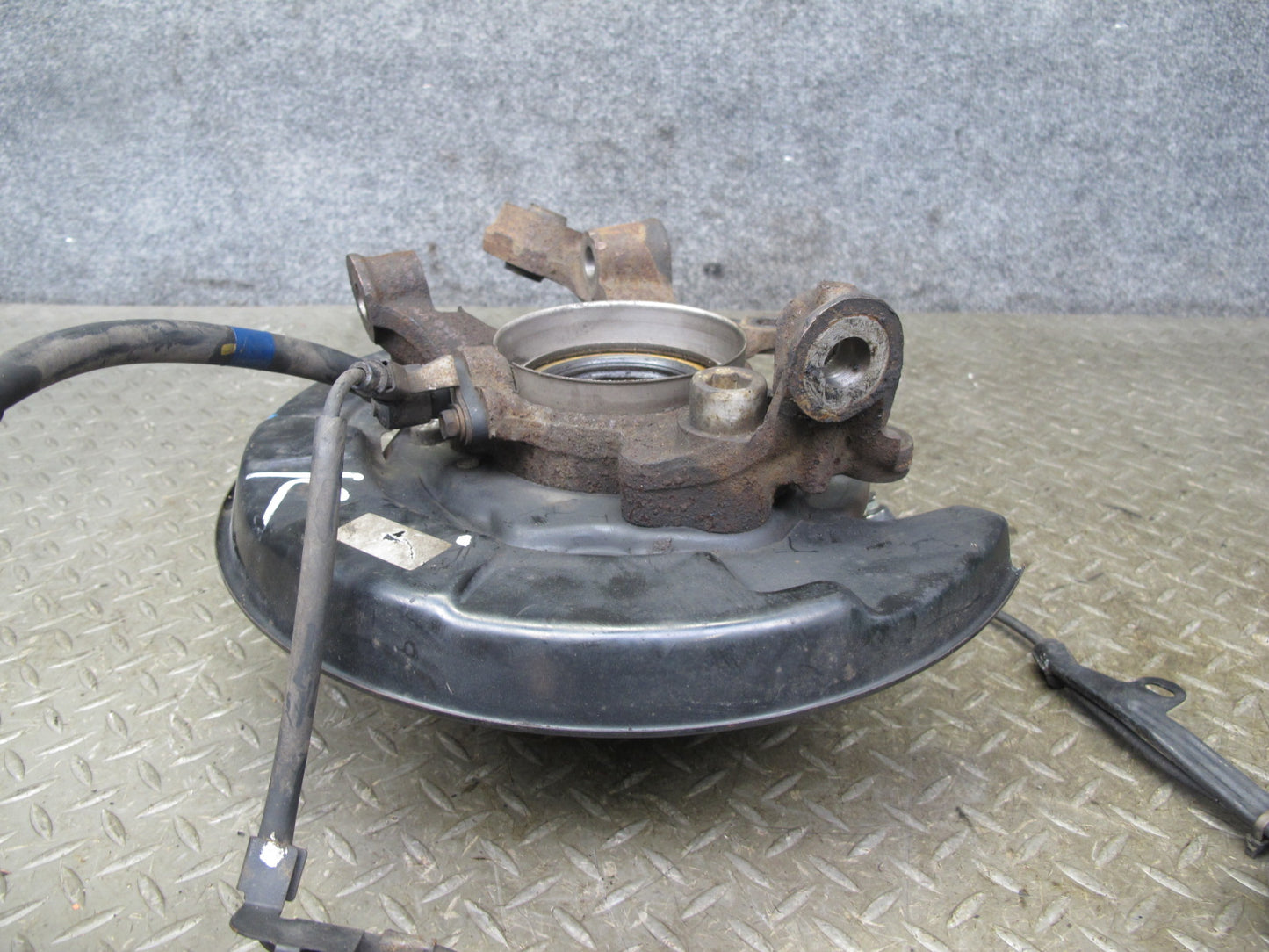 92-00 Lexus UZZ30L SC300 SC400 RWD Rear Left Spindle Knuckle Wheel Hub OEM