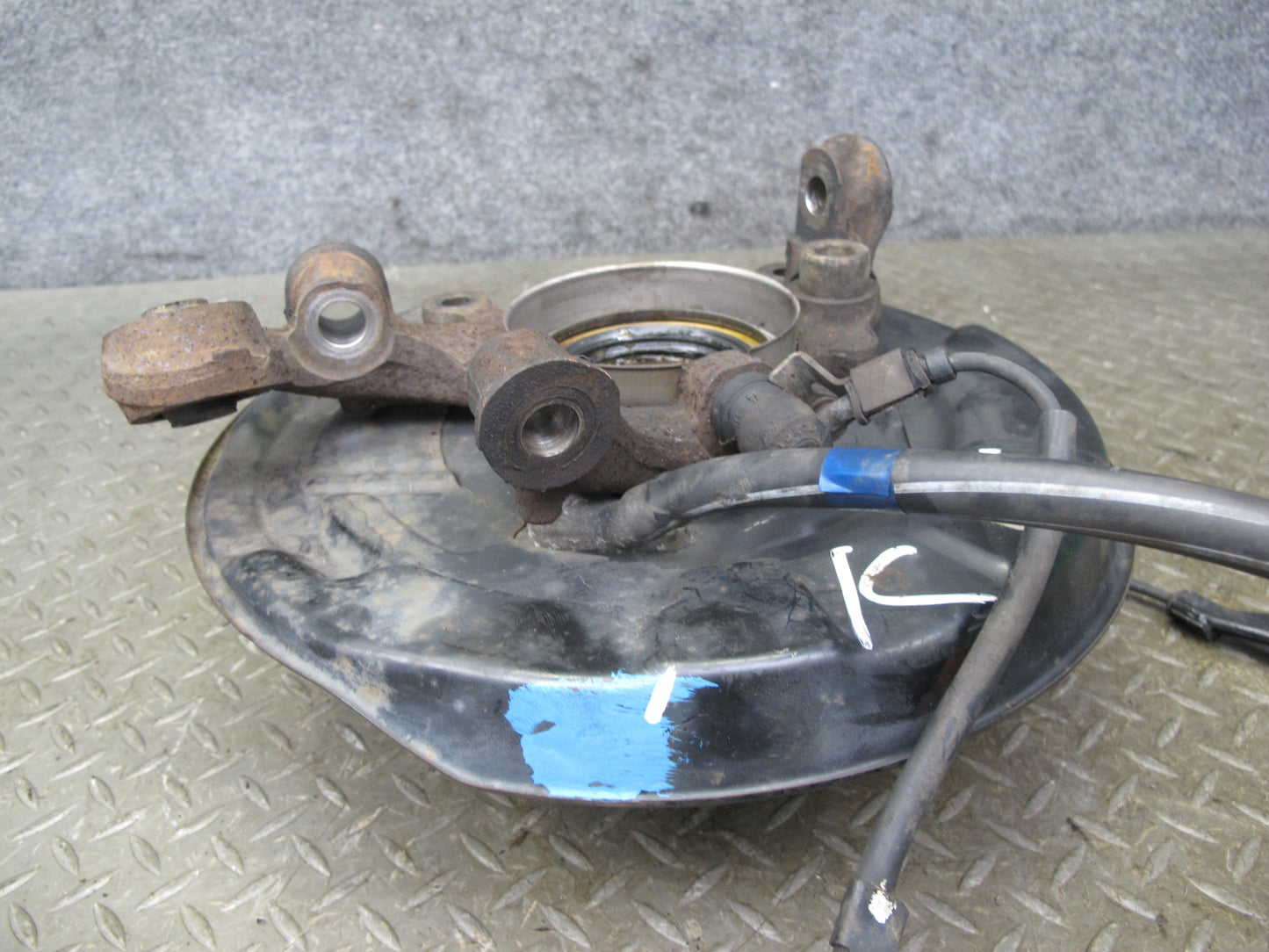 92-00 Lexus UZZ30L SC300 SC400 RWD Rear Left Spindle Knuckle Wheel Hub OEM