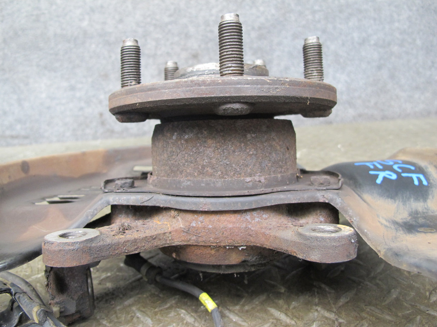 92-00 Lexus UZZ30L SC300 SC400 RWD Front Right Spindle Knuckle Wheel Hub OEM