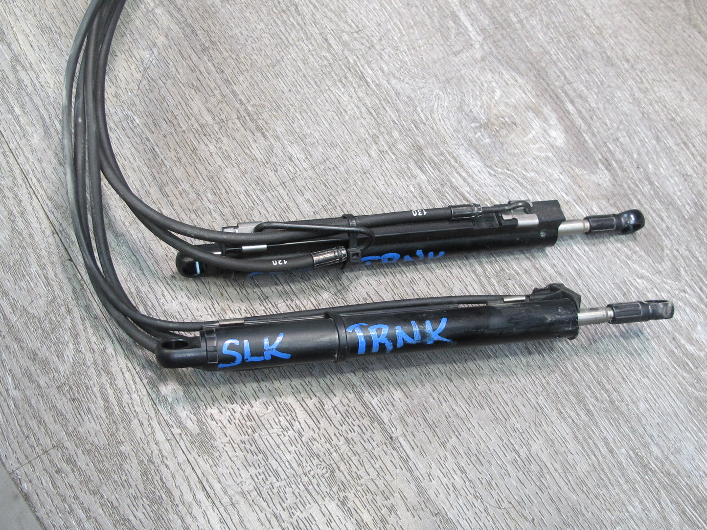 07-12 Mercedes R230 Sl-class Trunk Lift Assist Cylinder Pipe Line Wiring Set OEM