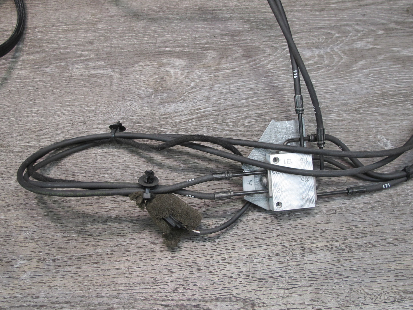 07-12 Mercedes R230 Sl-class Trunk Lift Assist Cylinder Pipe Line Wiring Set OEM