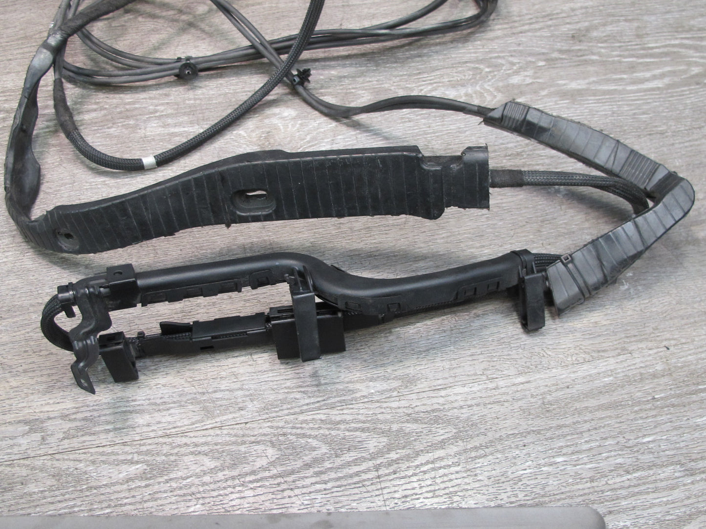 07-12 Mercedes R230 Sl-class Trunk Lift Assist Cylinder Pipe Line Wiring Set OEM