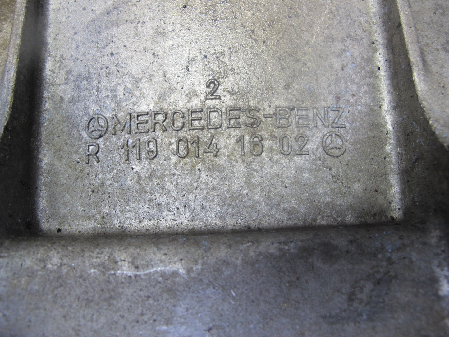 94-99 Mercedes W140 S500 M119 Engine Upper Oil Pan 1190141602 OEM