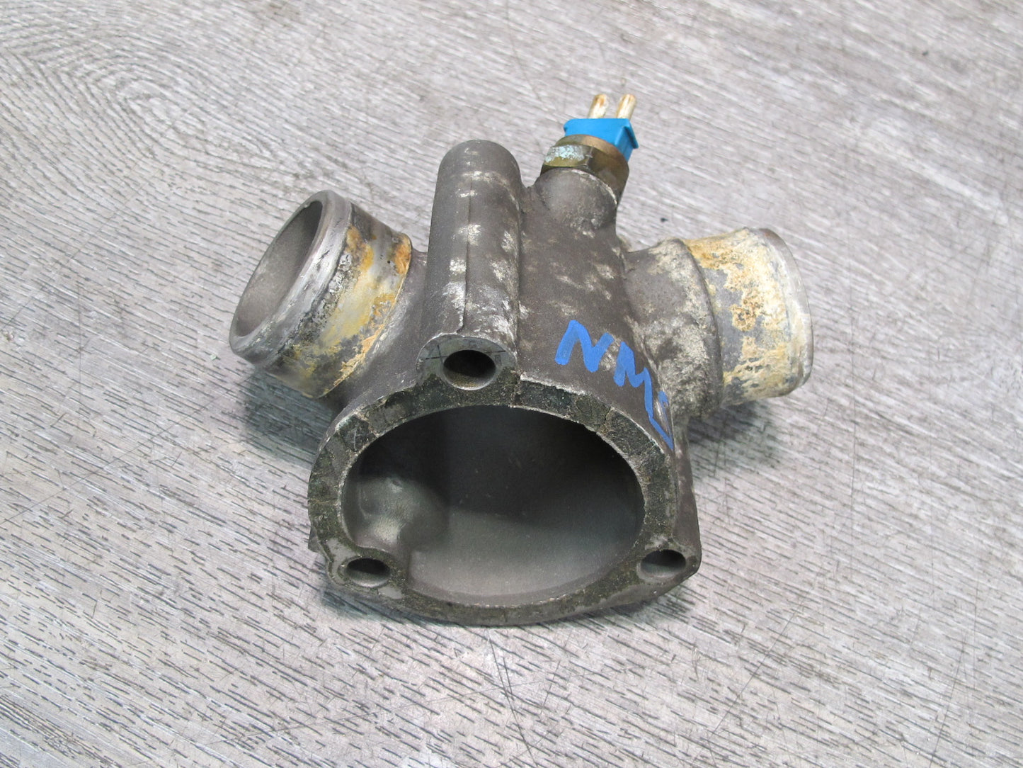 86-91 Mercedes W126 C126 560SEL 560SEC Thermostat Housing w Idle Air Valve OEM
