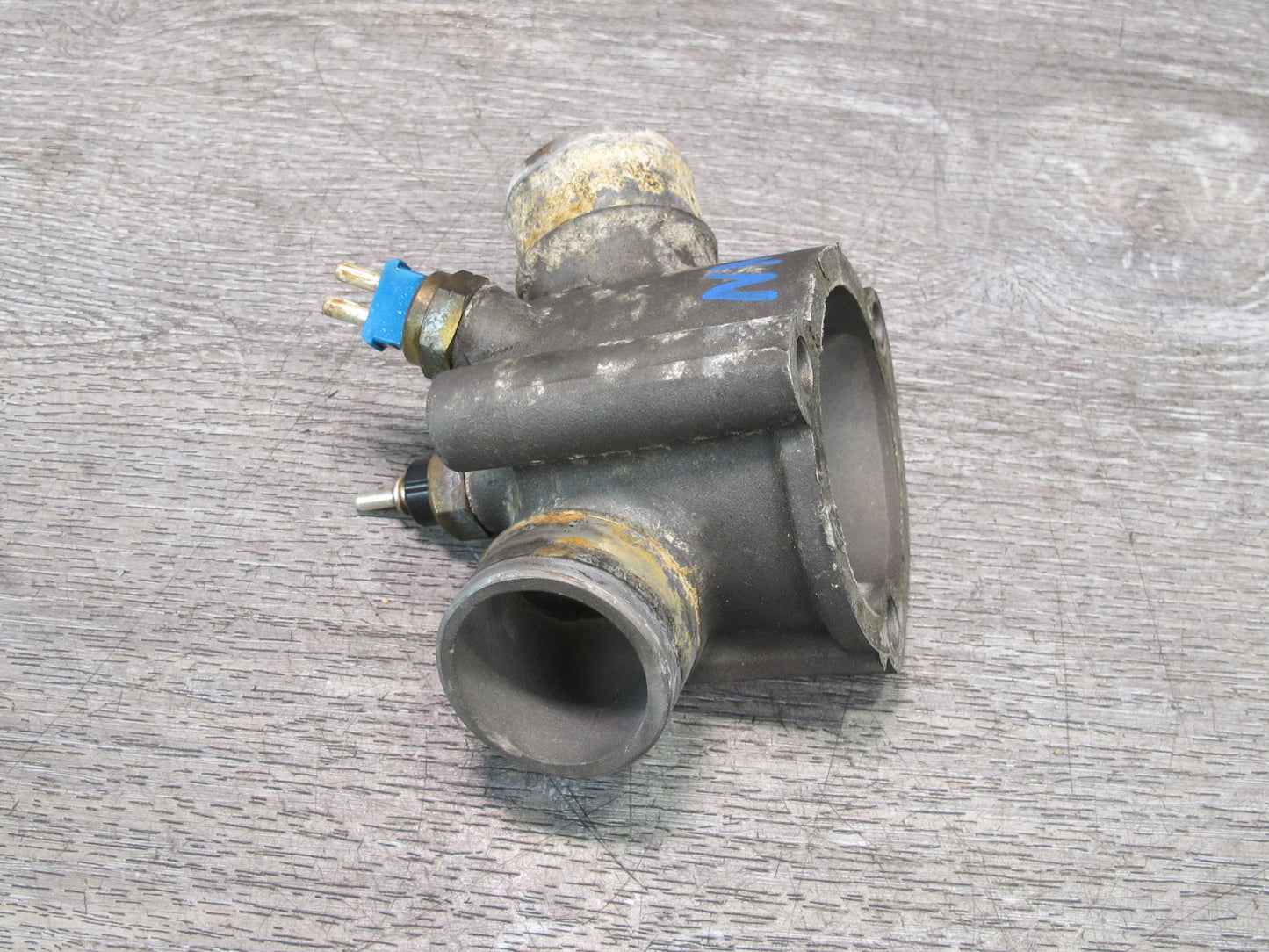 86-91 Mercedes W126 C126 560SEL 560SEC Thermostat Housing w Idle Air Valve OEM