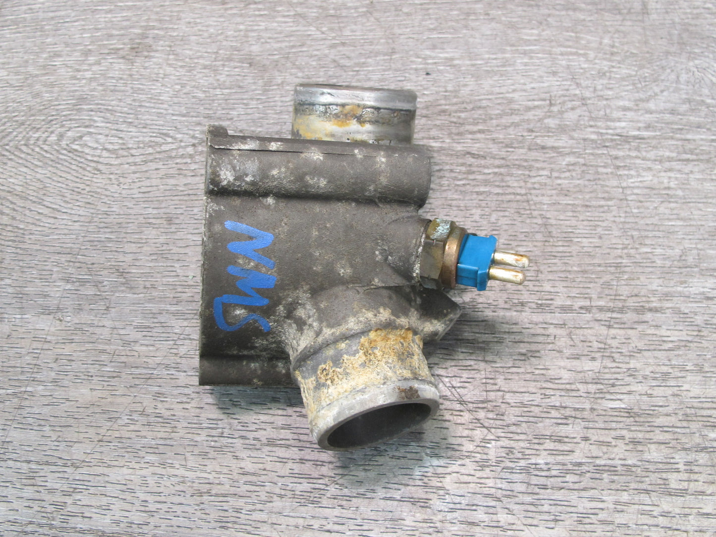 86-91 Mercedes W126 C126 560SEL 560SEC Thermostat Housing w Idle Air Valve OEM