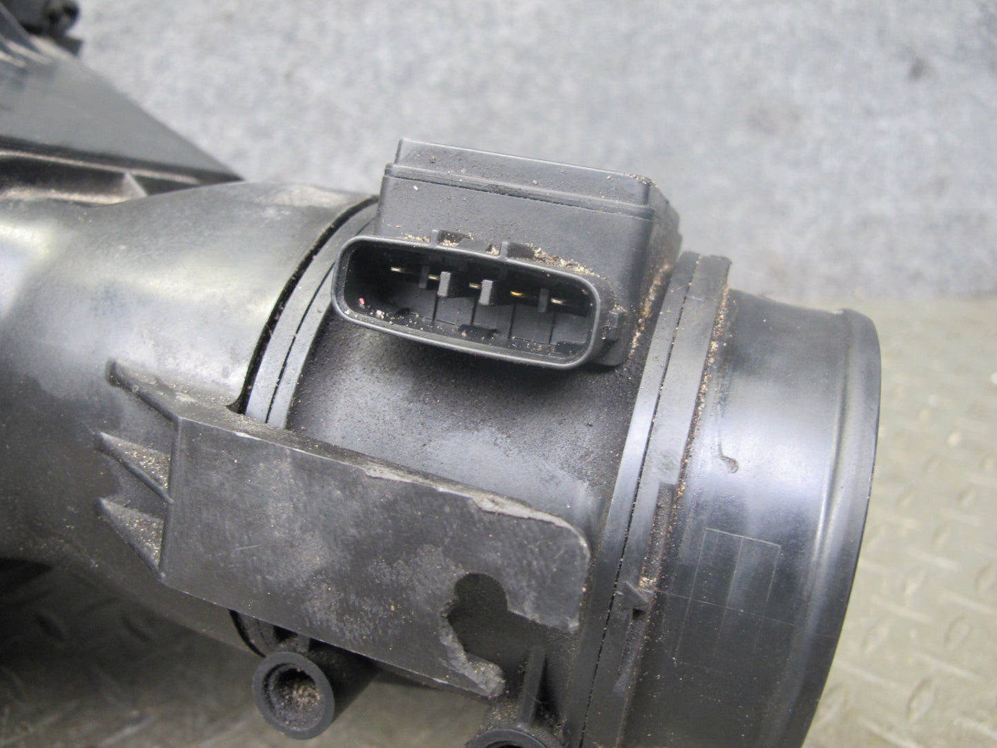 96-97 Lexus UZZ30L SC400 Air Intake Cleaner Filter Box w MAF Sensor OEM