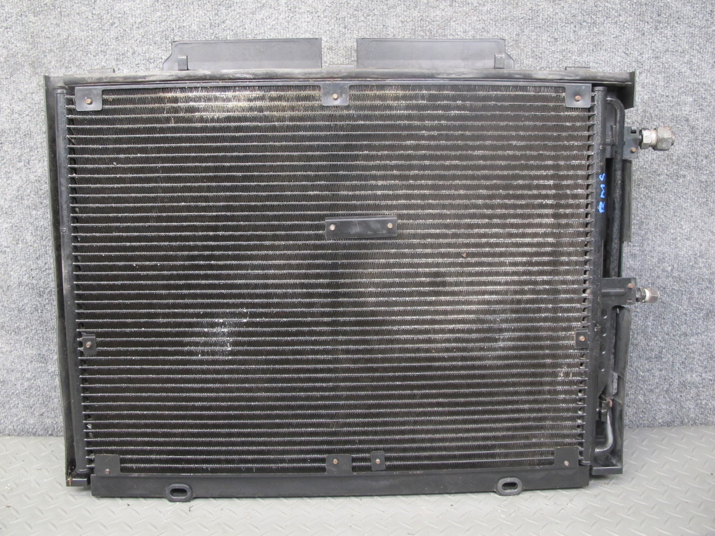 94-99 Mercedes W140 S500 A/C Air Condition Condenser w Fan & Shroud OEM