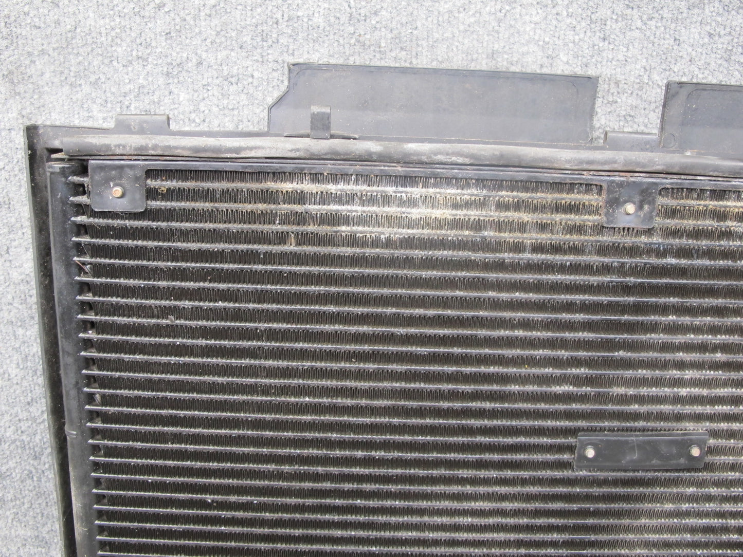 94-99 Mercedes W140 S500 A/C Air Condition Condenser w Fan & Shroud OEM