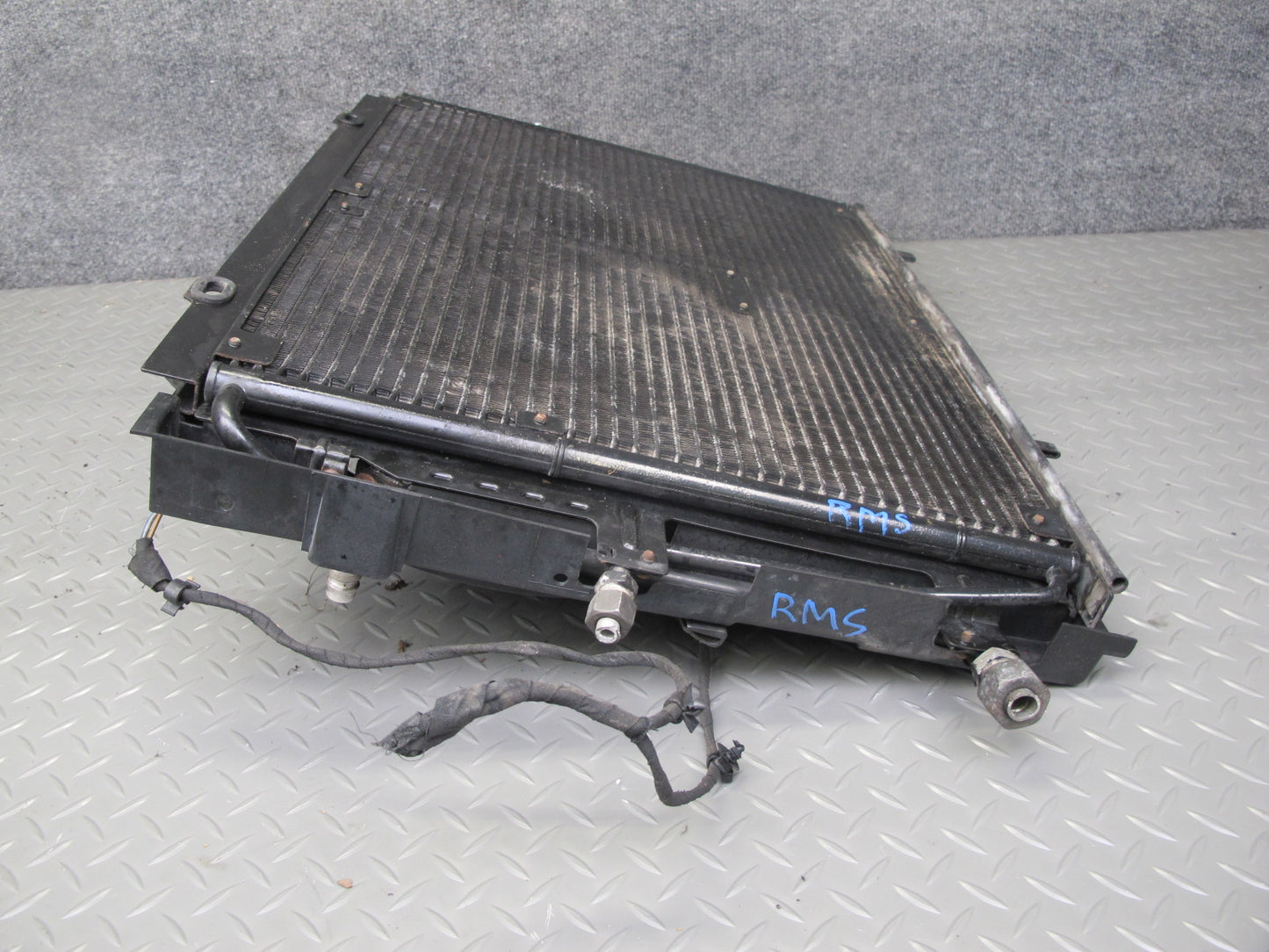 94-99 Mercedes W140 S500 A/C Air Condition Condenser w Fan & Shroud OEM