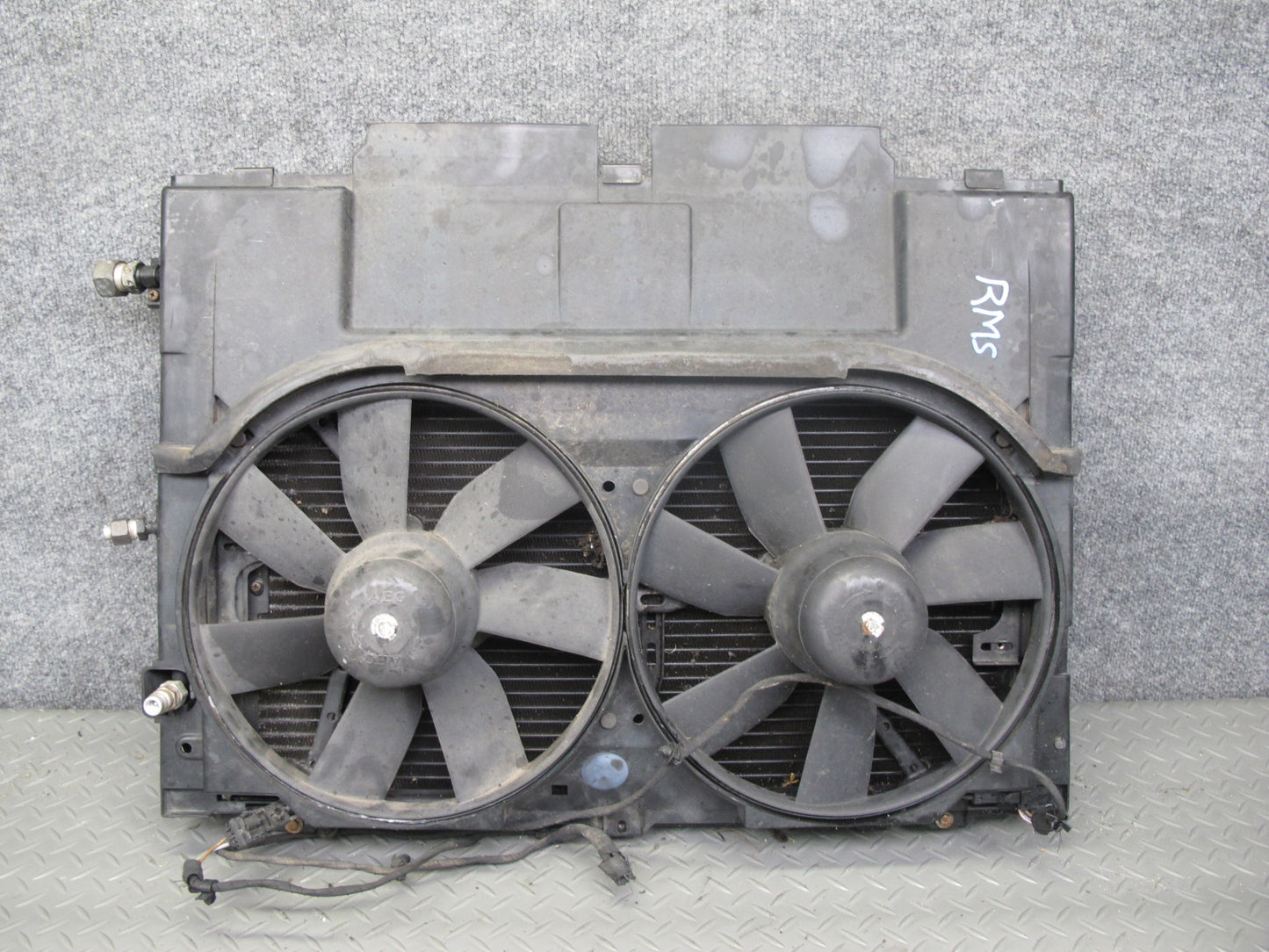94-99 Mercedes W140 S500 A/C Air Condition Condenser w Fan & Shroud OEM