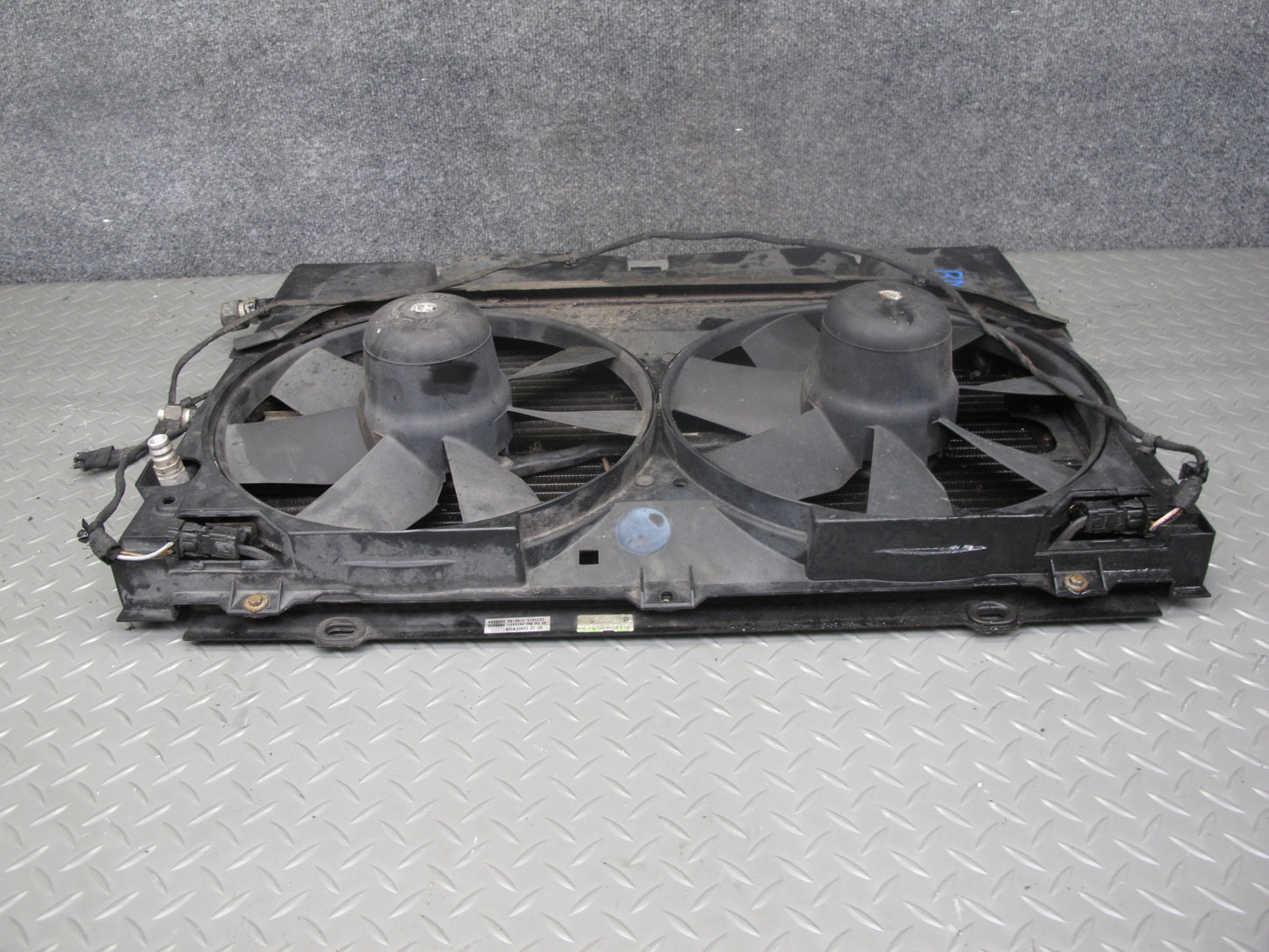 94-99 Mercedes W140 S500 A/C Air Condition Condenser w Fan & Shroud OEM
