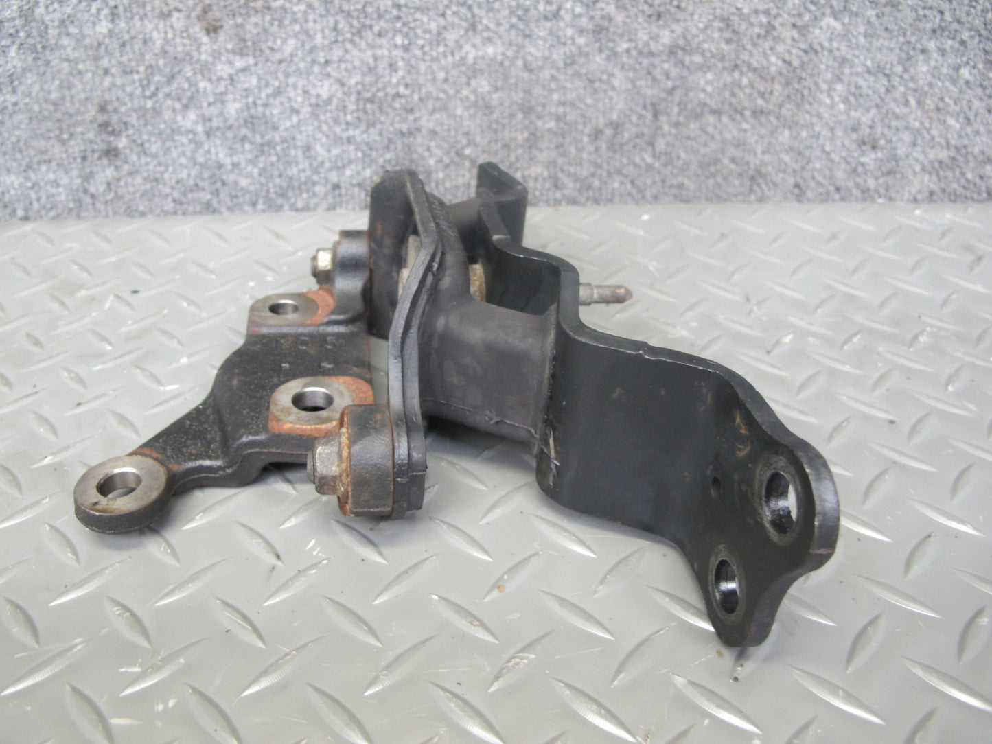 14-17 Infiniti QX60 2.5L Hybrid Front Left Engine Motor Mount