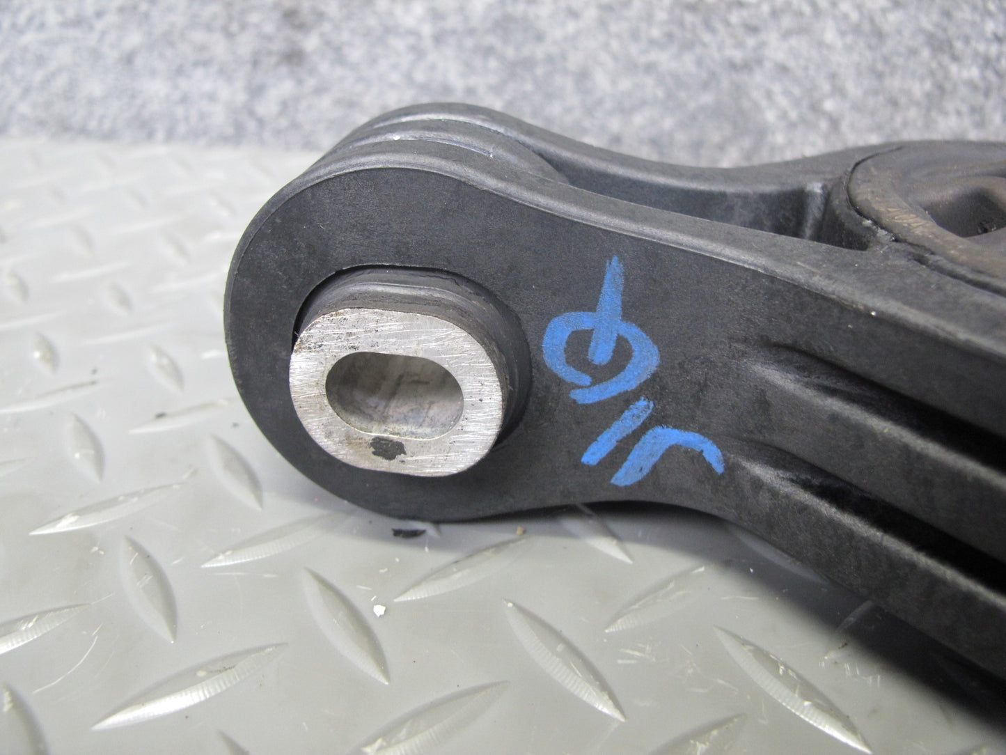 2014-2017 Infiniti QX60 2.5L Hybrid Engine Motor Right Mount Torque Rod
