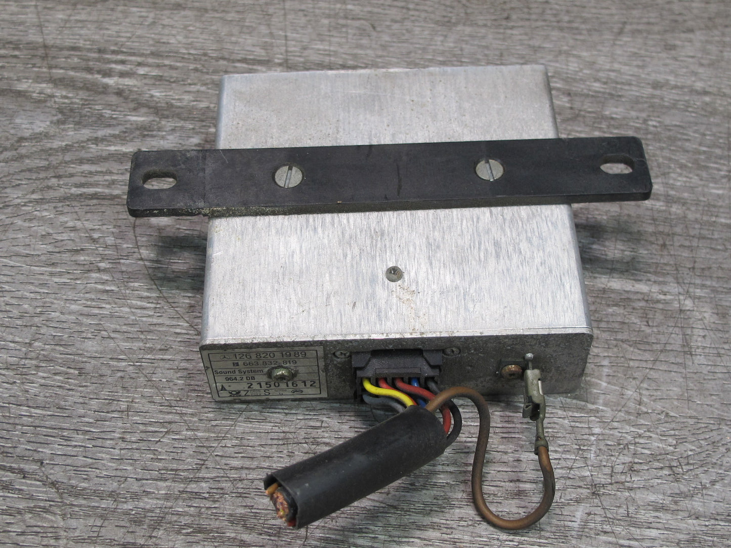 86-91 Mercedes W126 C126 Coupe Radio Amplifier Module 1268201989 OEM