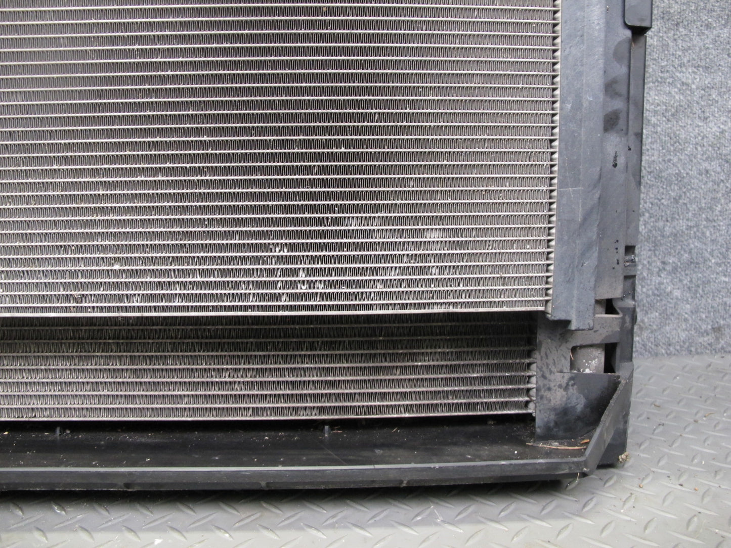 08-14 BMW E71 E72 X6 E70 X5 N63 Engine Cooling Radiator Condenser w Fan Shroud