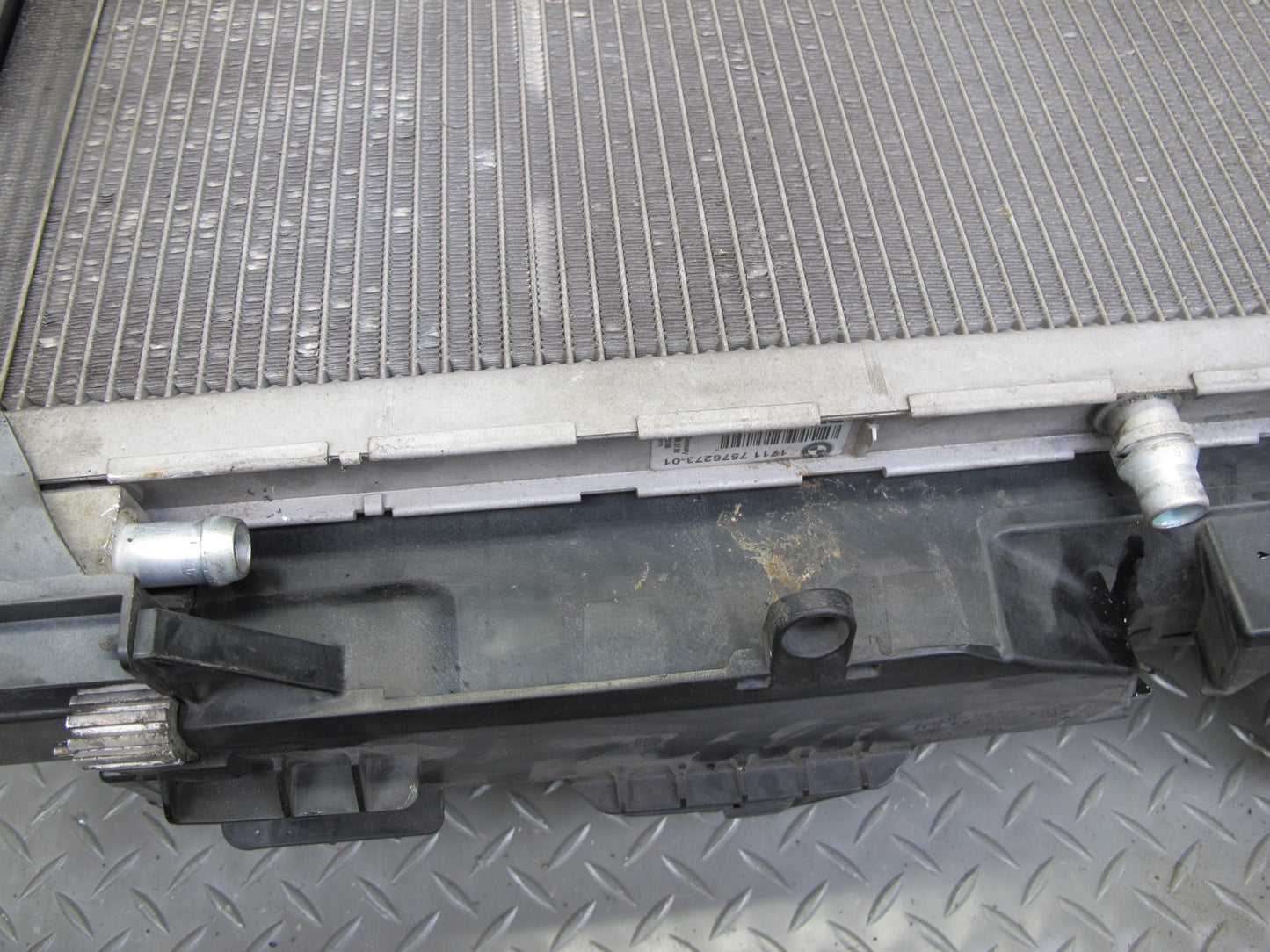 08-14 BMW E71 E72 X6 E70 X5 N63 Engine Cooling Radiator Condenser w Fan Shroud