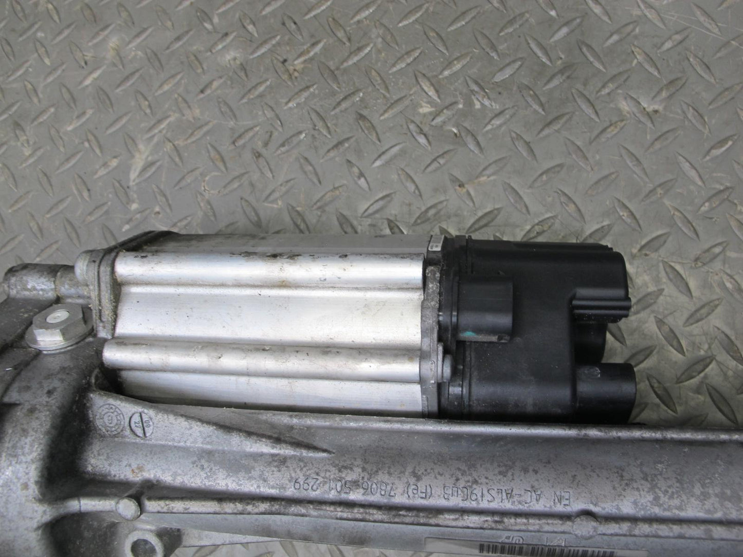 2010-2011 BMW X6 E72 Hybrid Electric Steering Rack & Pinion Gear Box Assembly