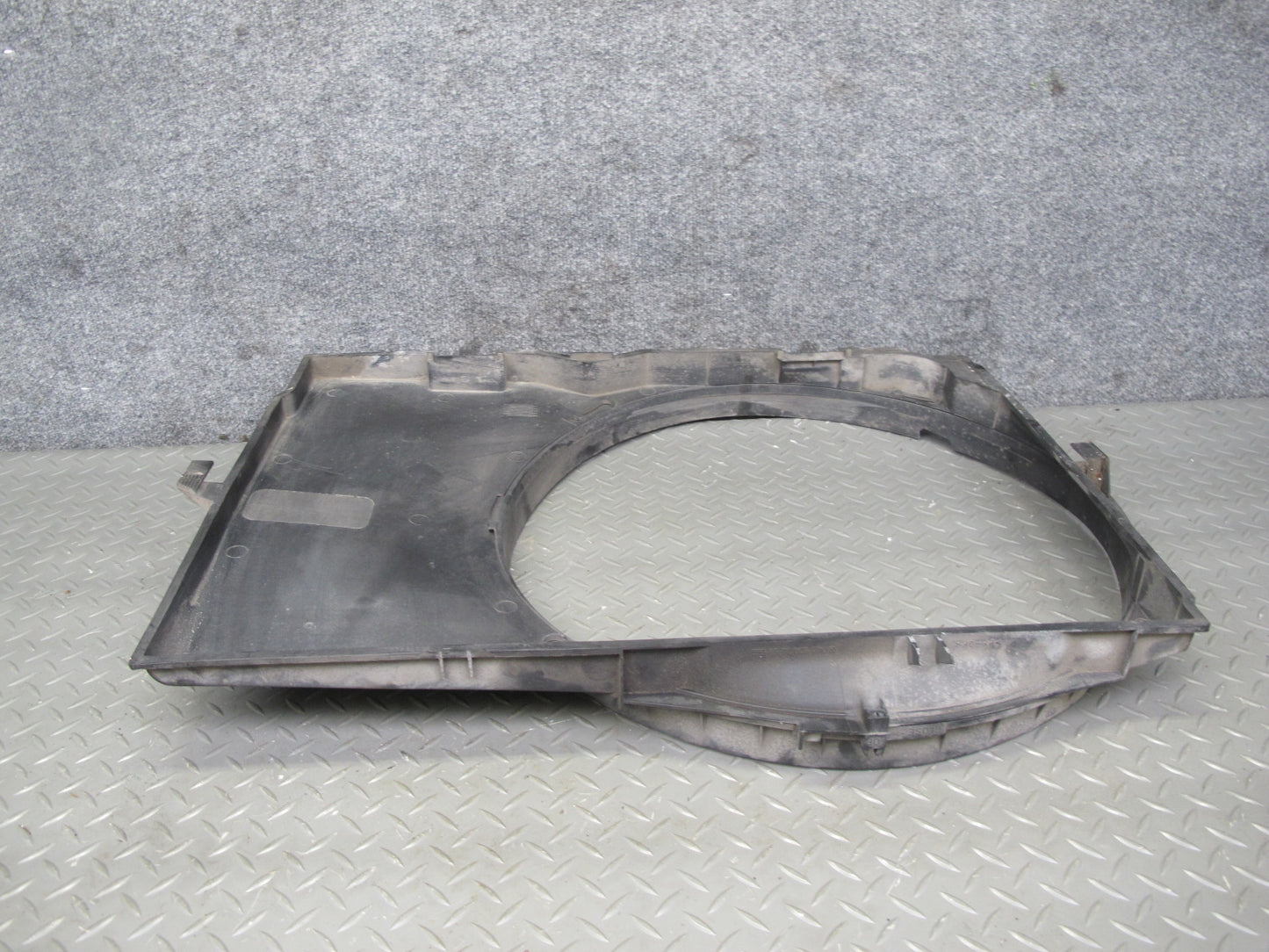 94-99 Mercedes W140 S500 Engine Cooling Radiator Fan Shroud 1405000255 OEM