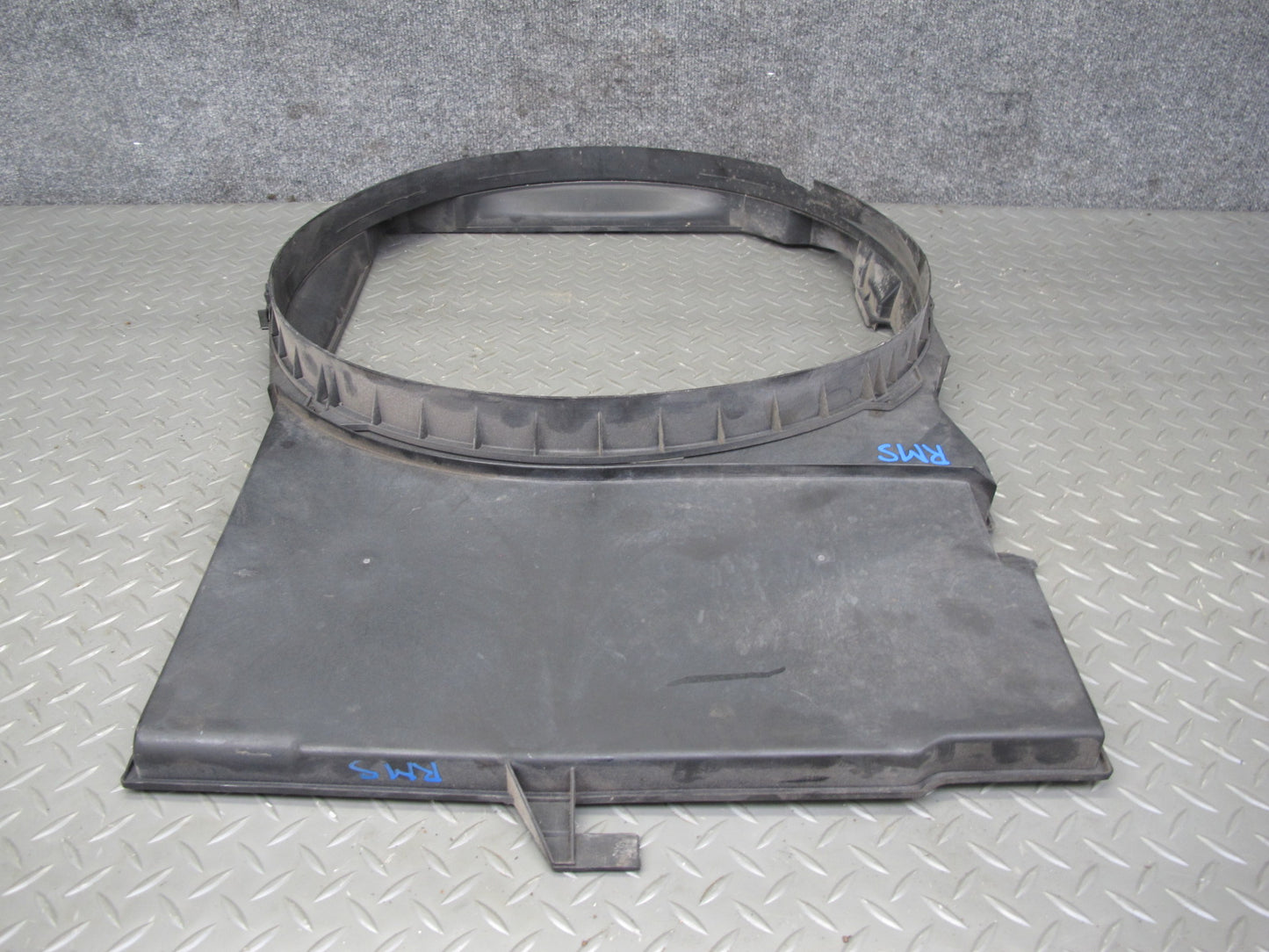 94-99 Mercedes W140 S500 Engine Cooling Radiator Fan Shroud 1405000255 OEM