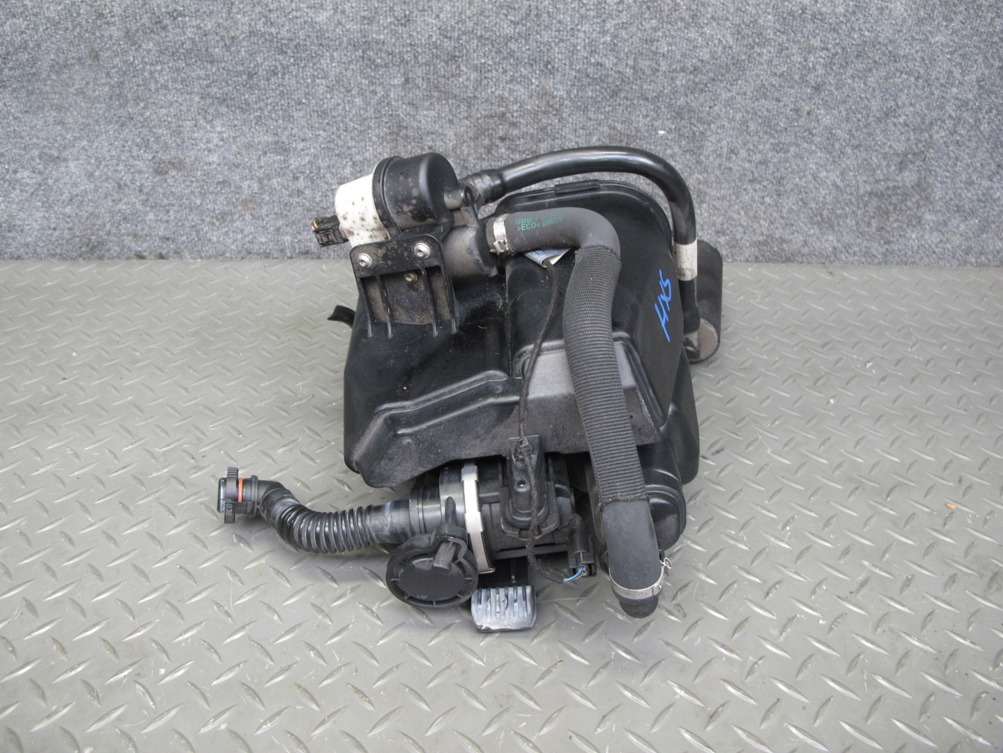2010-2011 BMW E72 X6 Hybrid Fuel Evap Vapor Charcoal Canister 7217031