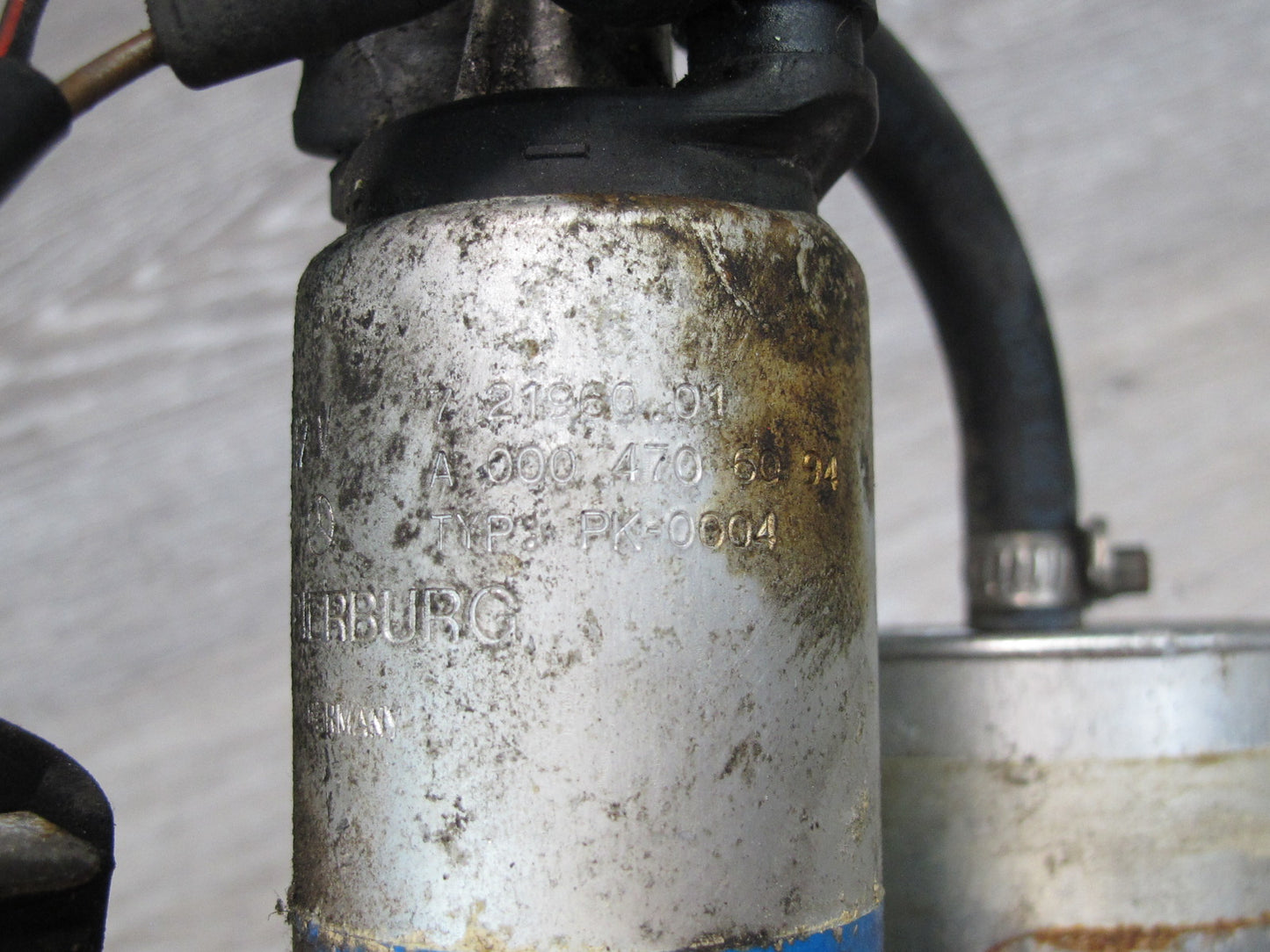 96-99 Mercedes W140 S500 Fuel Pump Filter Assembly OEM