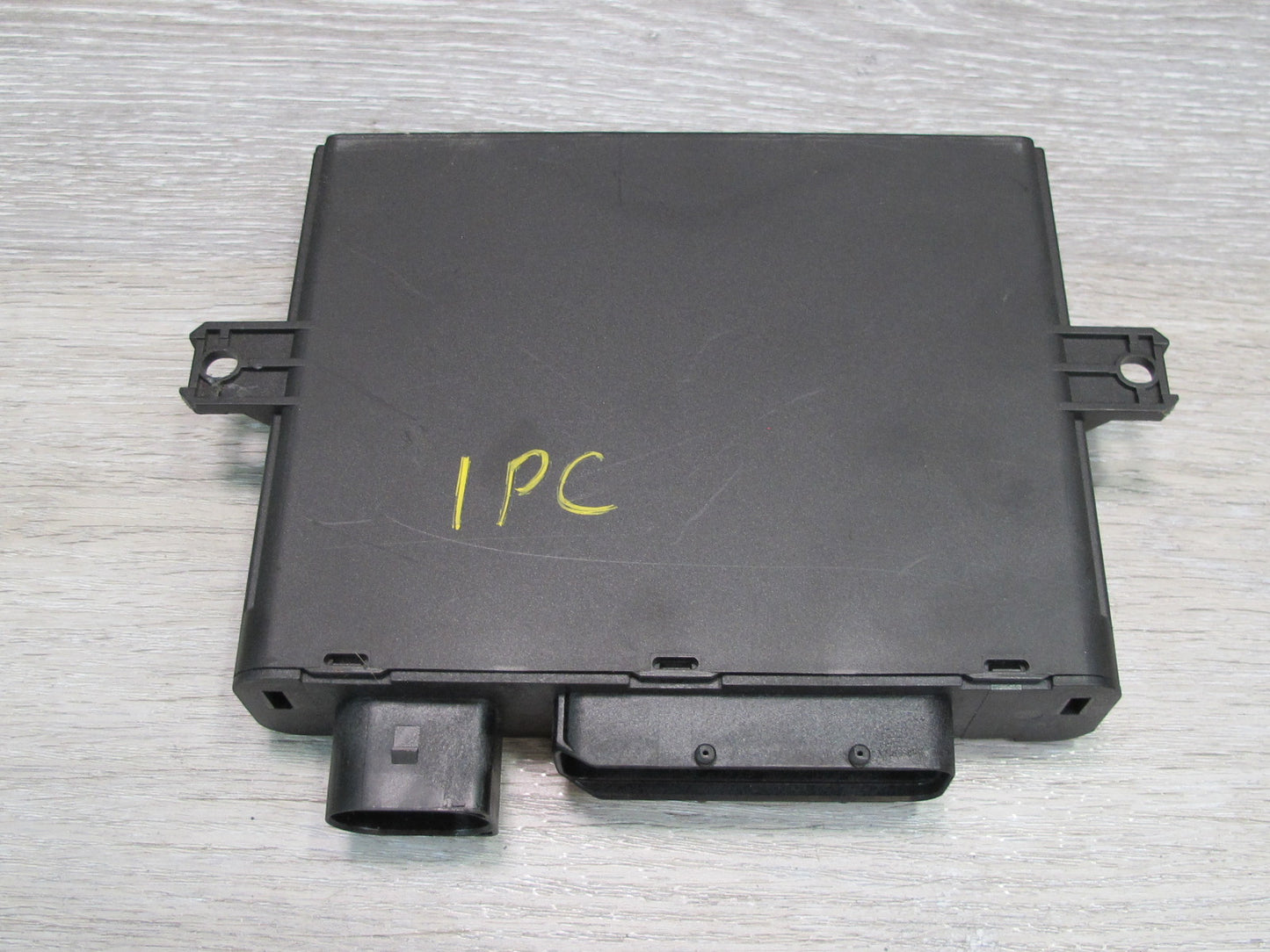 09-10 Porsche Cayenne 957 GTS Speedometer ECU Kessy Ignition Module W/ KEY Set