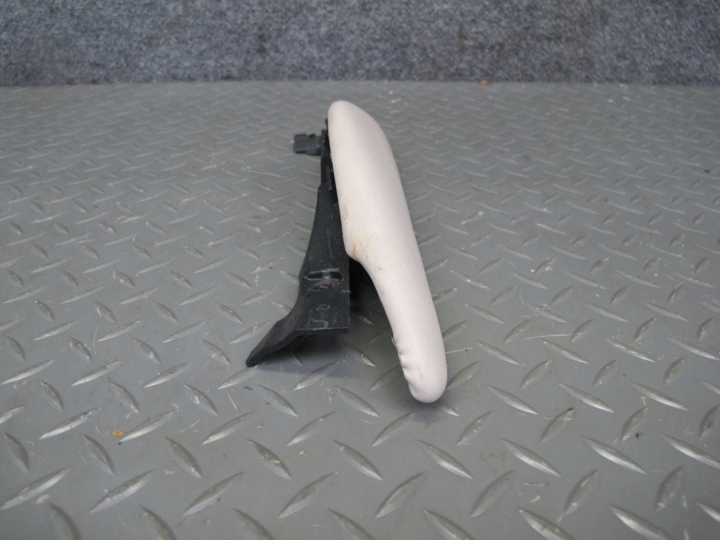 08-14 BMW X6 E71 E72 Front Right & Left Center Console Knee Pad Leather Trim Set