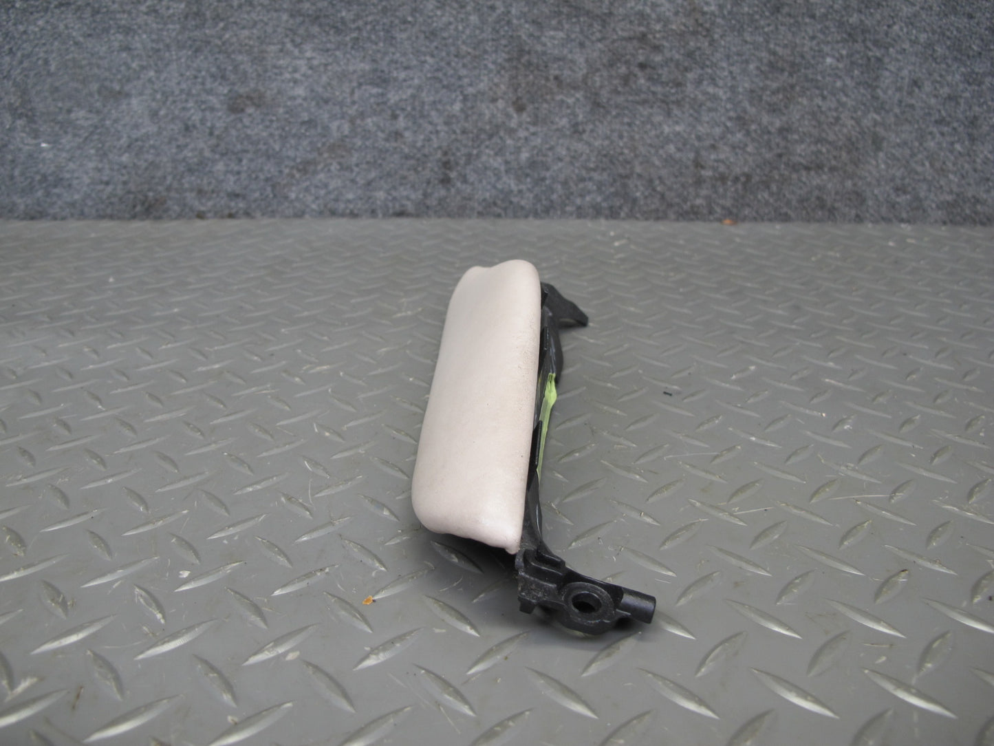 08-14 BMW X6 E71 E72 Front Right & Left Center Console Knee Pad Leather Trim Set