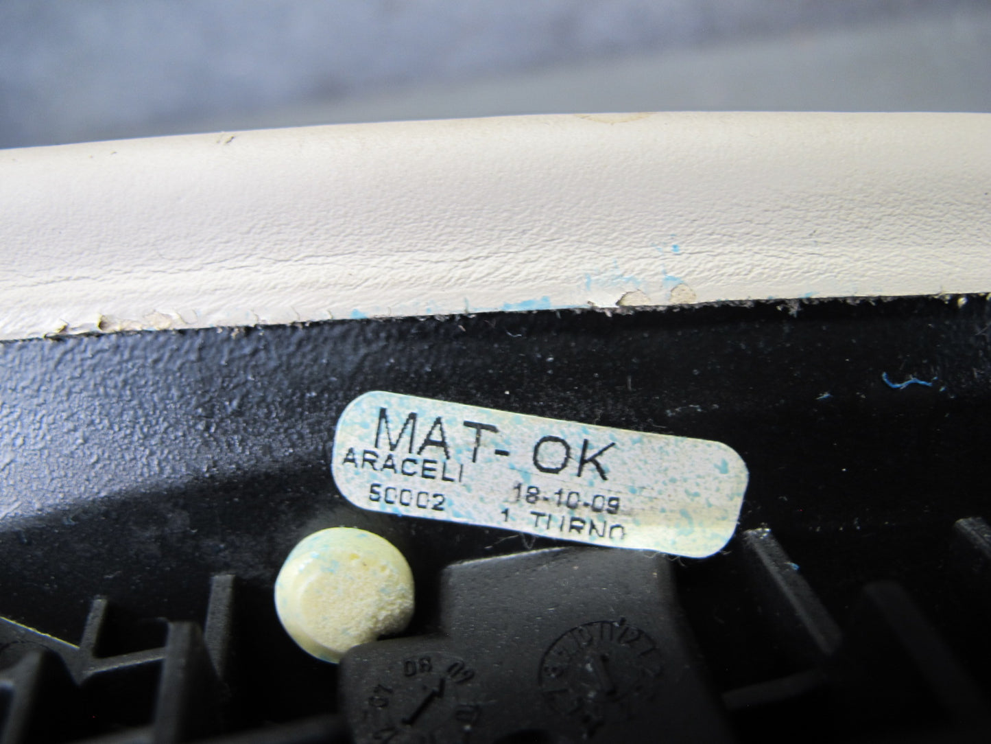 08-14 BMW X6 E71 E72 Front Right & Left Center Console Knee Pad Leather Trim Set