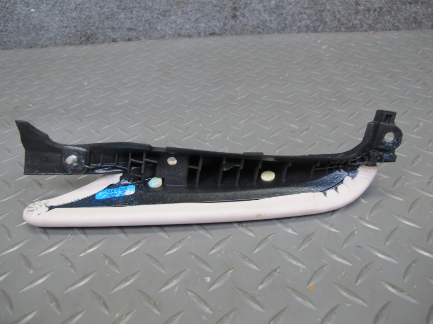 08-14 BMW X6 E71 E72 Front Right & Left Center Console Knee Pad Leather Trim Set