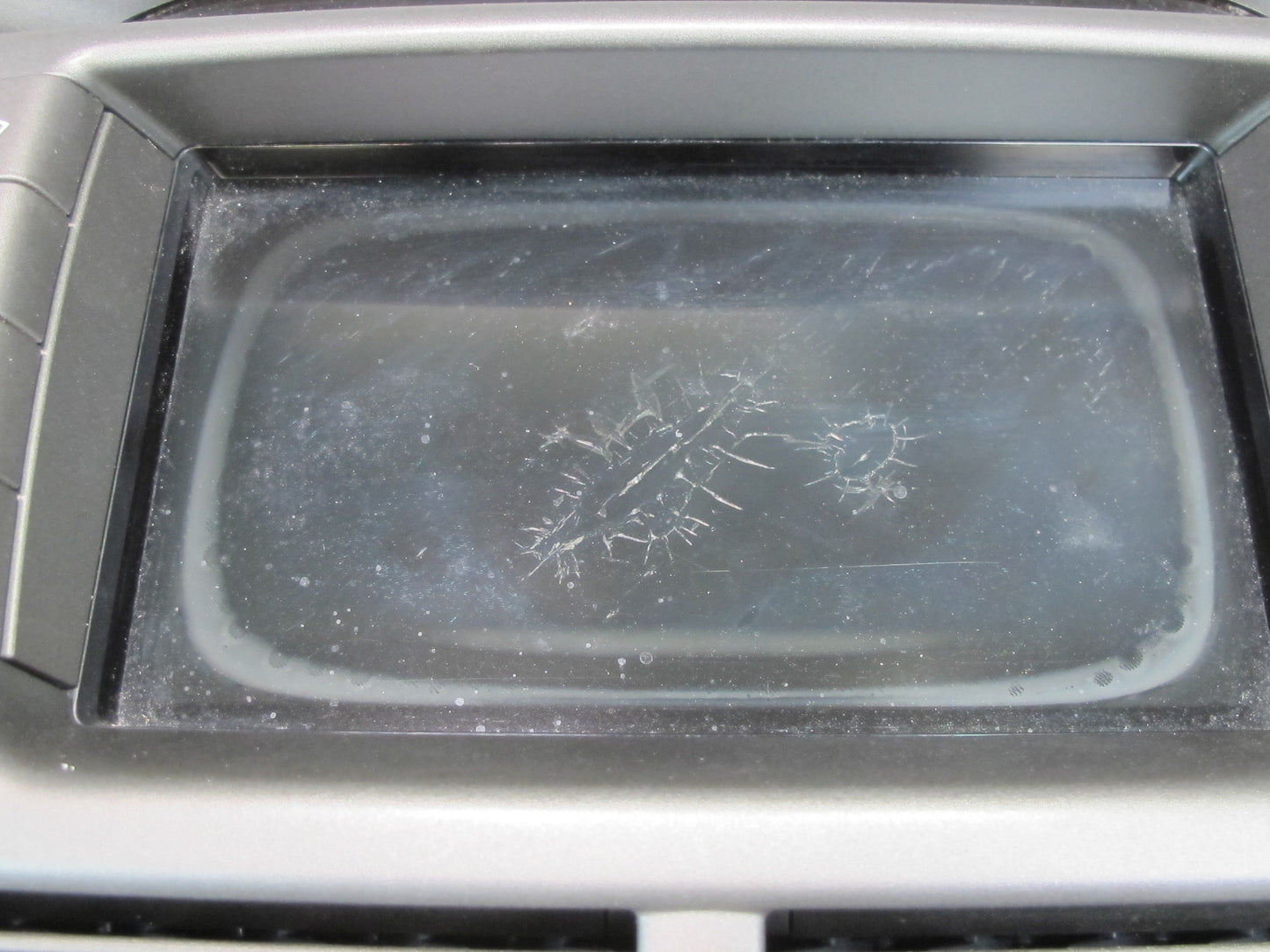 01-03 Lexus UCF30L LS430 Navigation Information Display Screen Head Unit Damaged