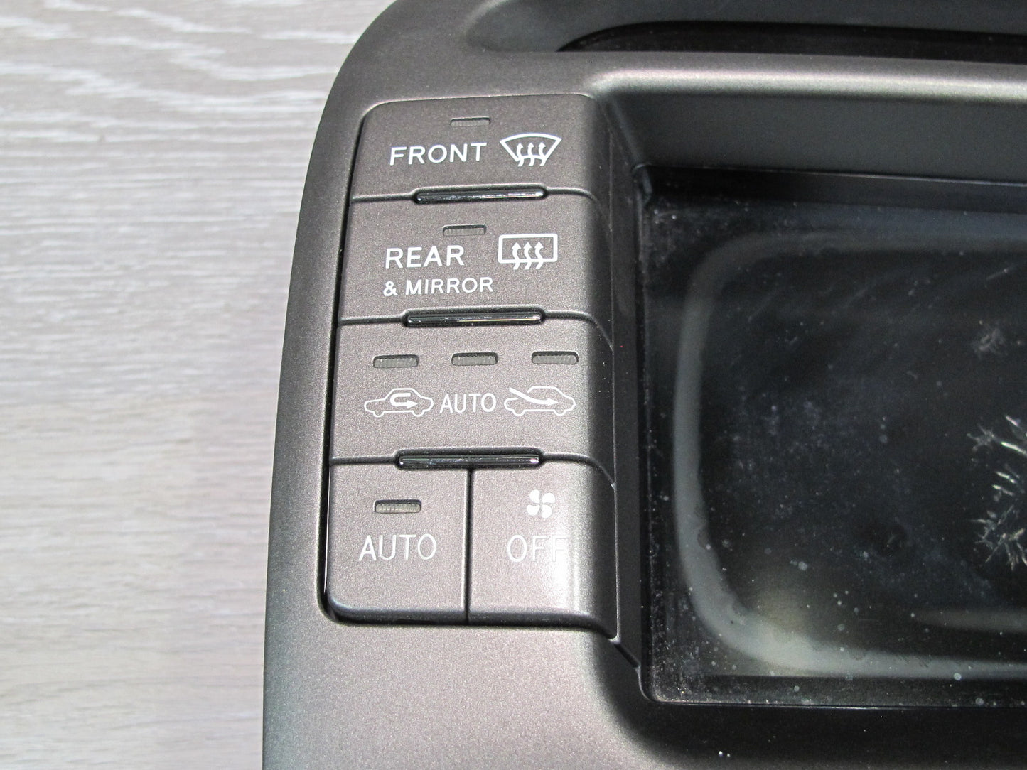 01-03 Lexus UCF30L LS430 Navigation Information Display Screen Head Unit Damaged