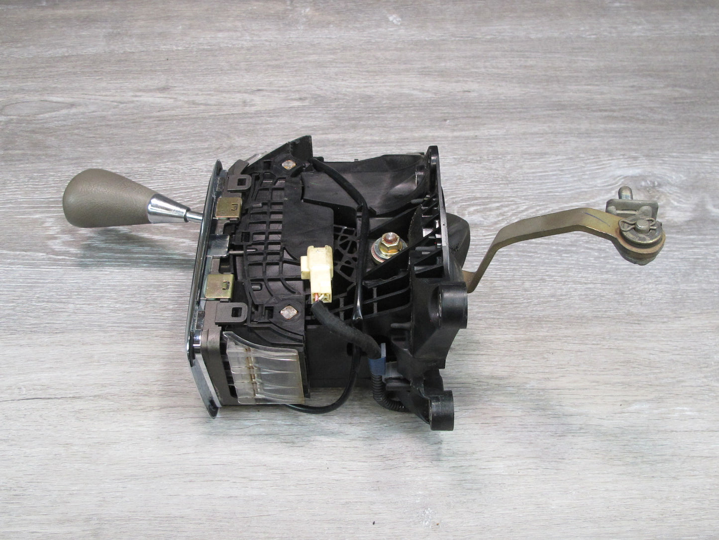 01-03 Lexus UCF30L LS430 A/T Automatic Transmission Shifter Assembly OEM