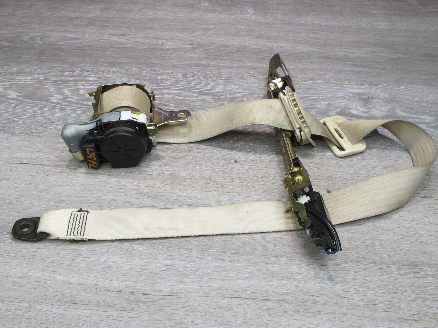 01-06 LEXUS LS430 FRONT RIGHT & LEFT SIDE SEATBELT RETRACTOR SET OEM
